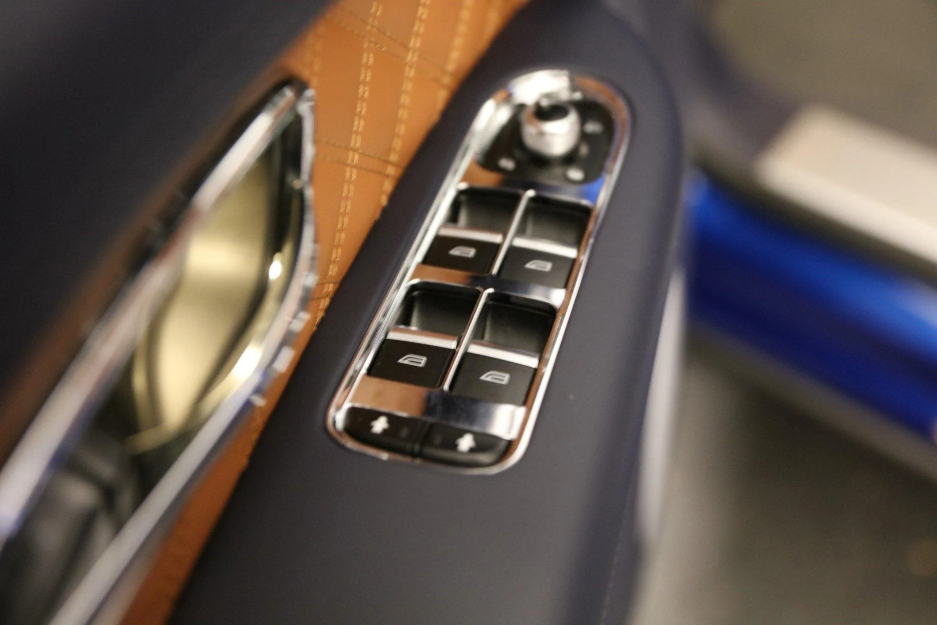 mph019_3472561350_Used_2022_Bentley_Bentayga_V8_1678278181_775cf6f4f1