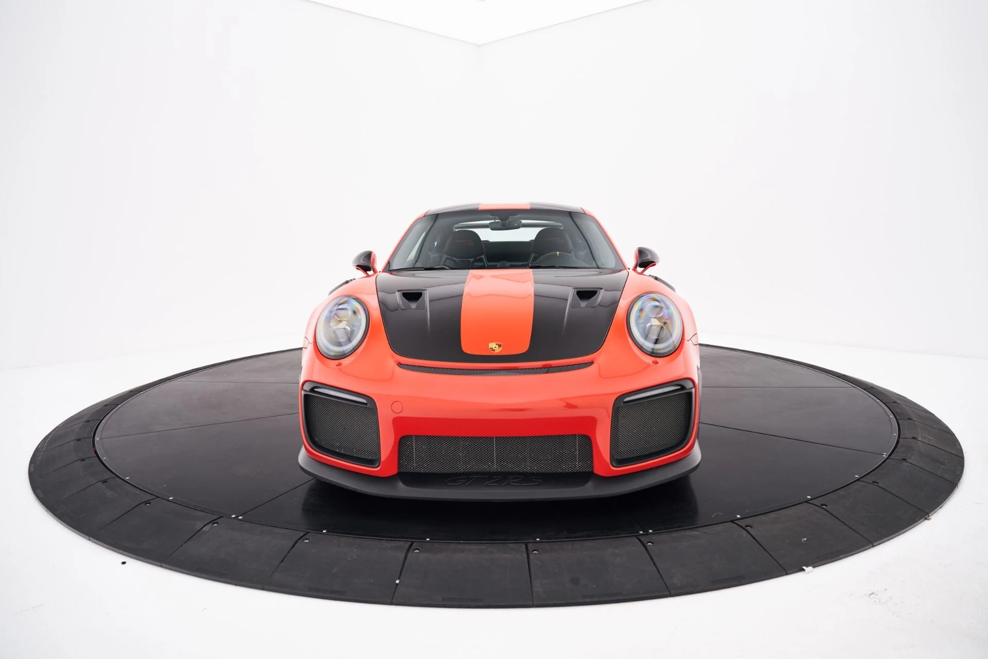 mph019_3473039600_Used_2018_Porsche_911_GT_2_RS_1792687096_1189b413b1