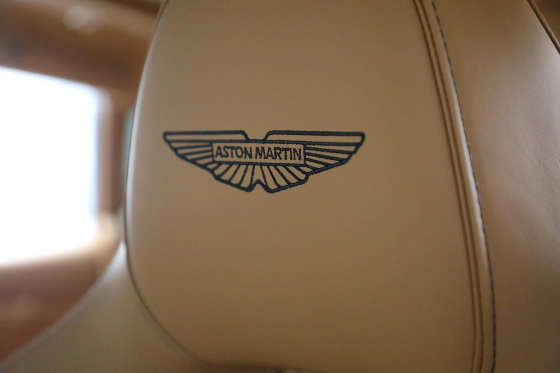 mph019_3473576160_New_2025_Aston_Martin_DBX_707_707_57b4bcecc1