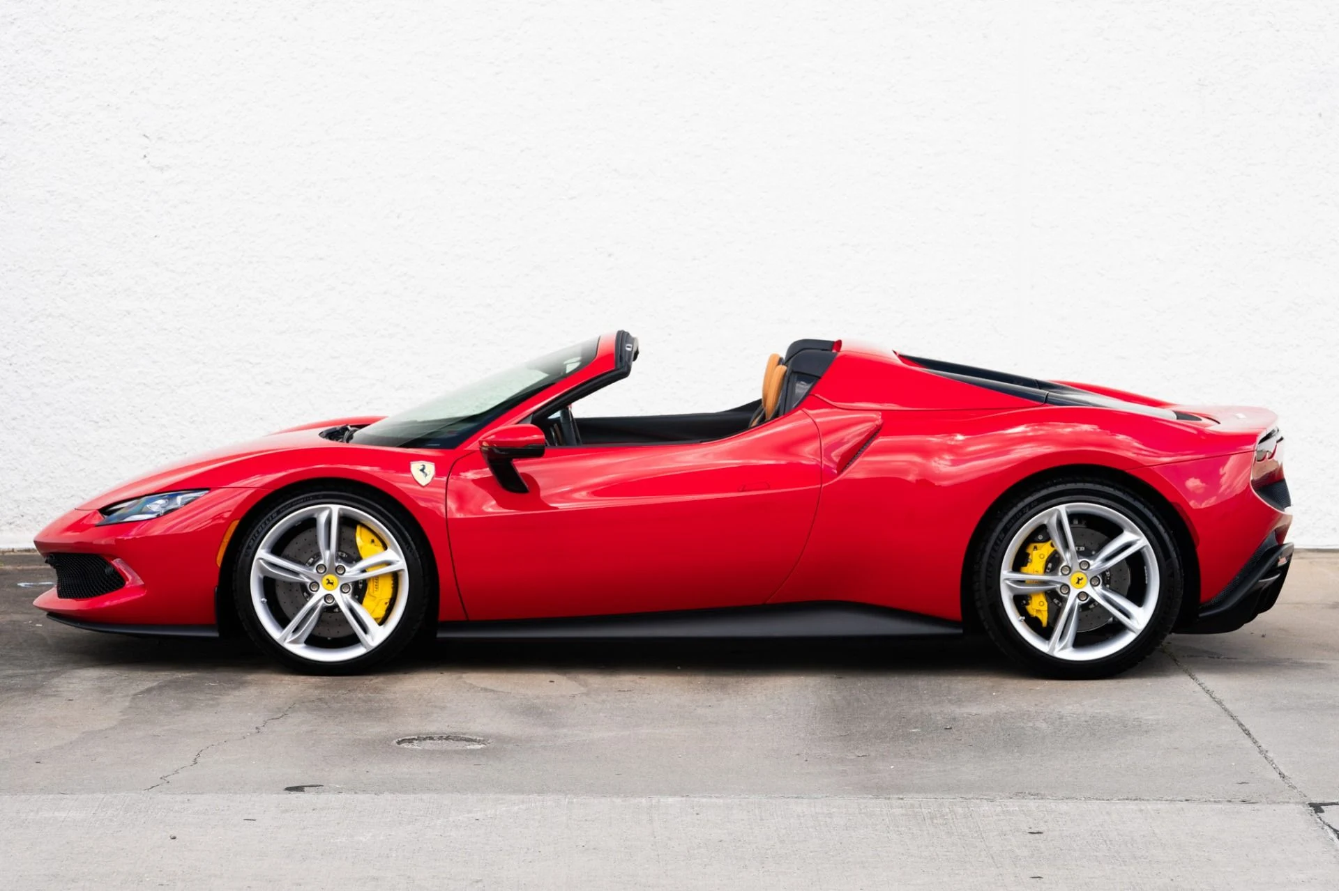 mph019_3478233231_Used_2024_Ferrari_296_GTS_1753295164_a9fcfa11e9