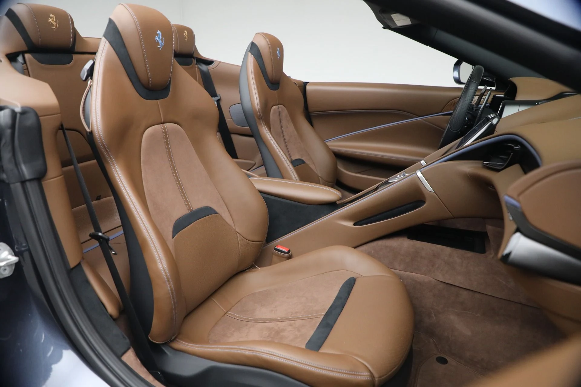 mph019_3485277329_Used_2025_Ferrari_Roma_Spider_1793294137_6834c6b1e6