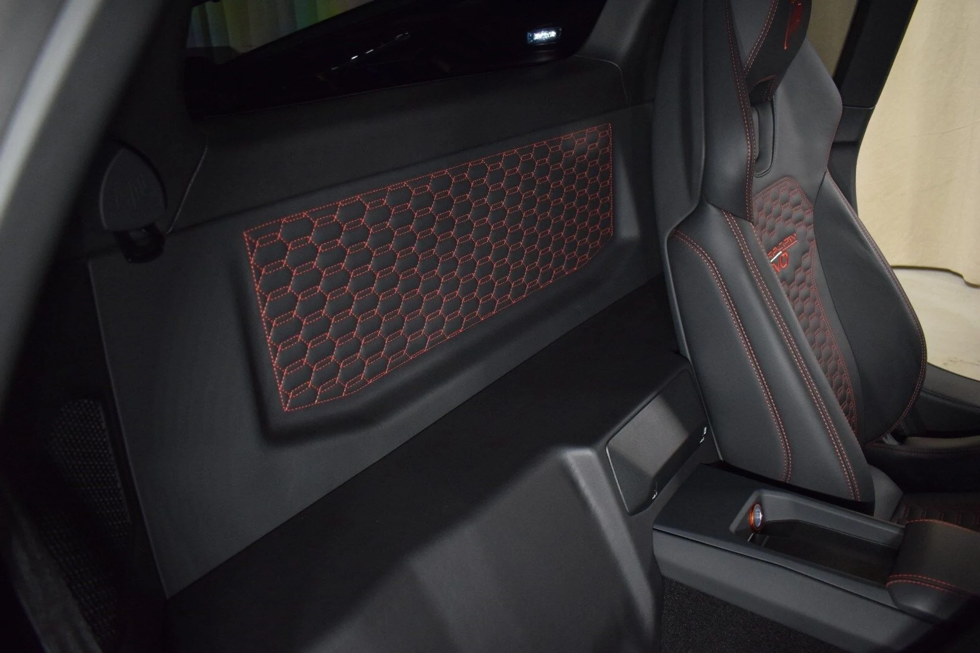 mph019_3487390312_5d46e4e990491843ad505e6872c01c6dx_a6709fe2df