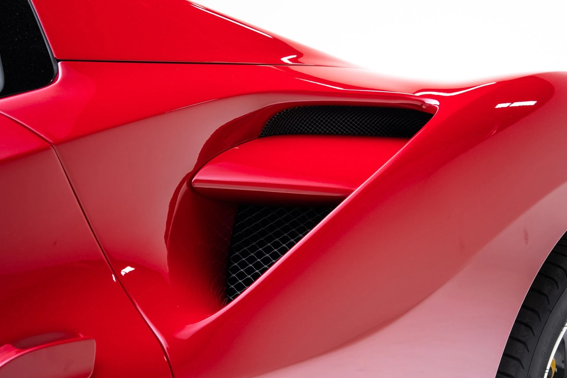 mph019_3487471651_Used_2019_Ferrari_488_Spider_1773085890_9aa4c8d308