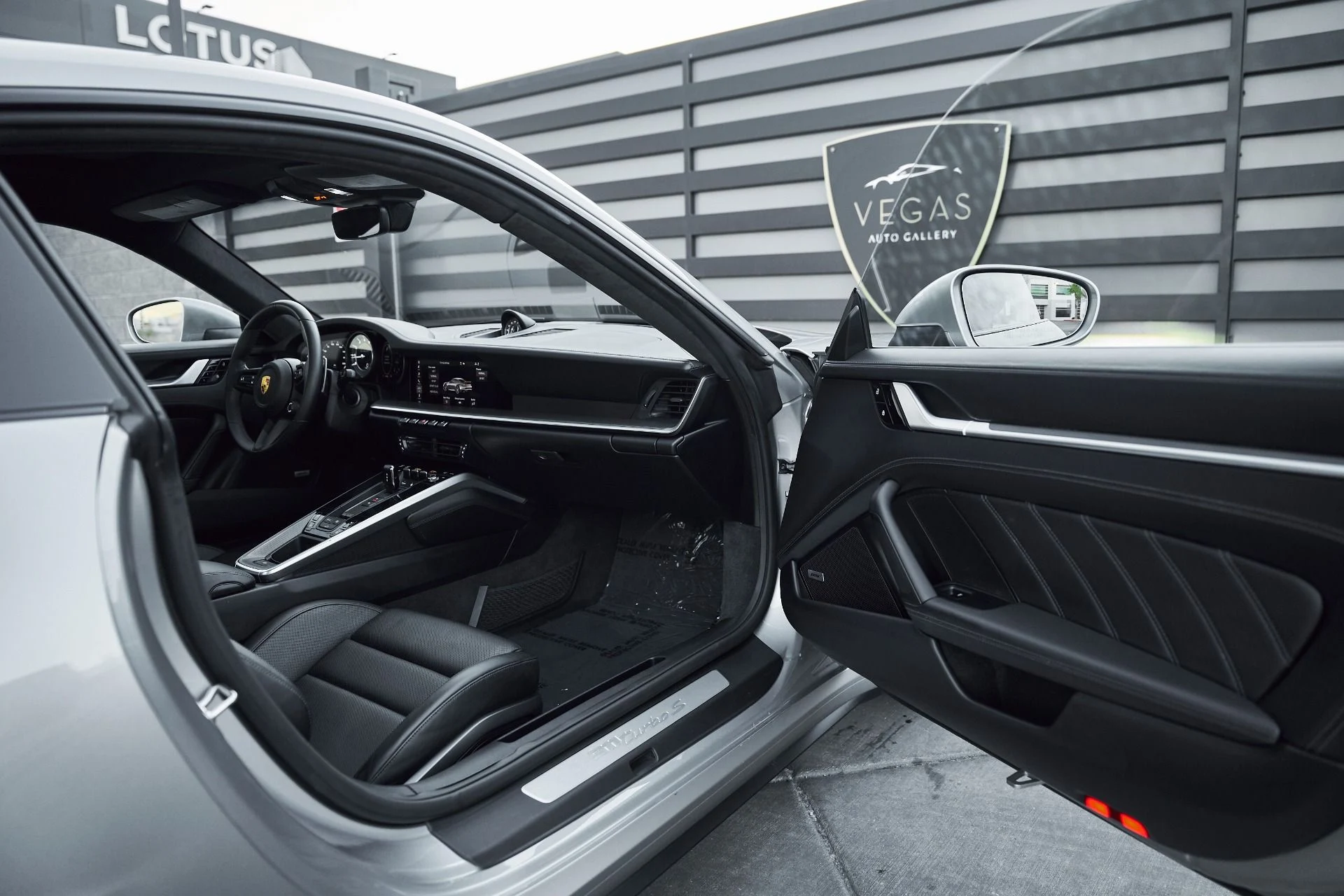 mph019_3498240958_Used_2021_Porsche_911_Turbo_S_1769305655_340bb8509e