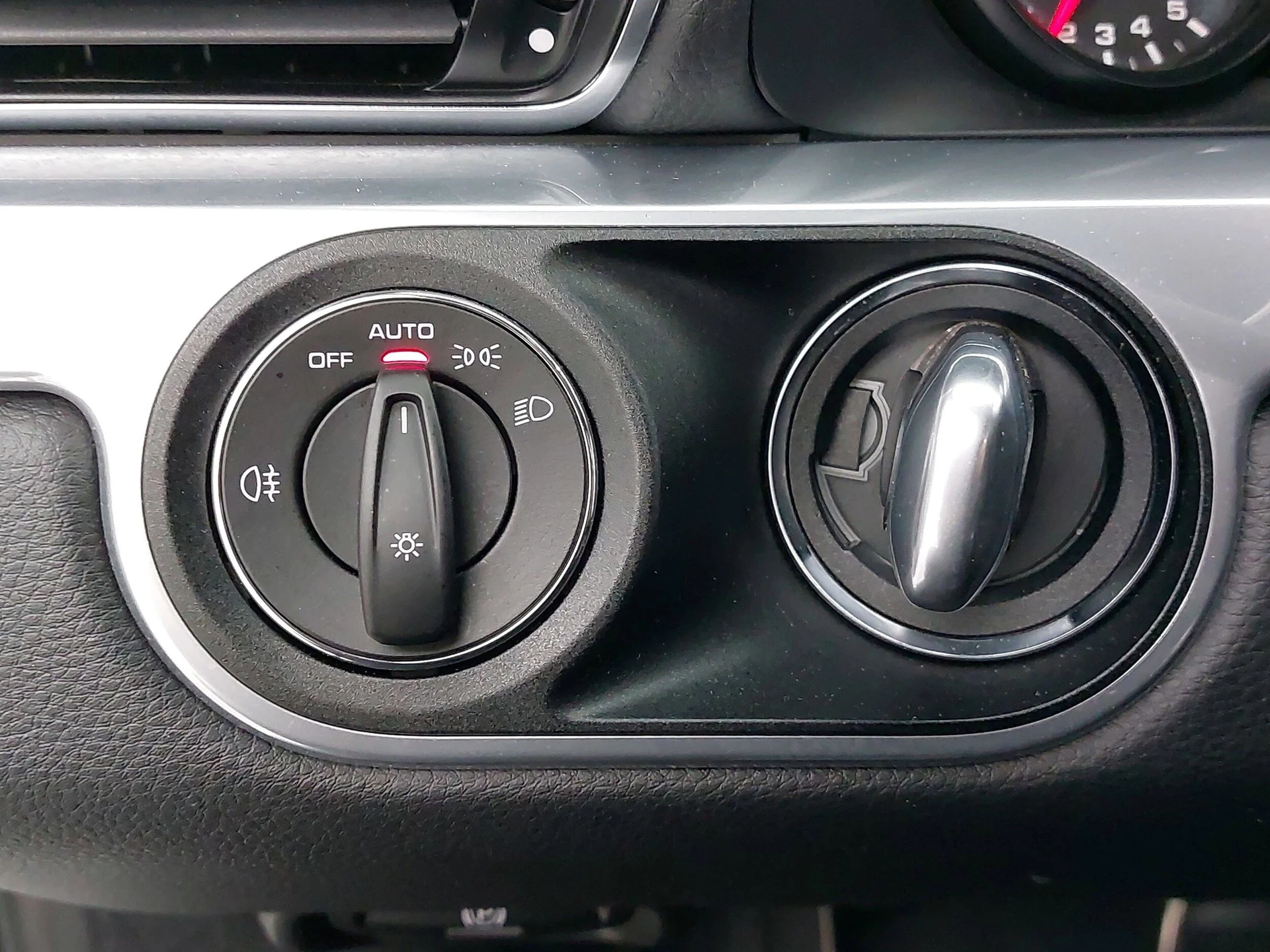 mph019_3514729623_43734e97fa210e00bebb262eff41f383x_76256401ce