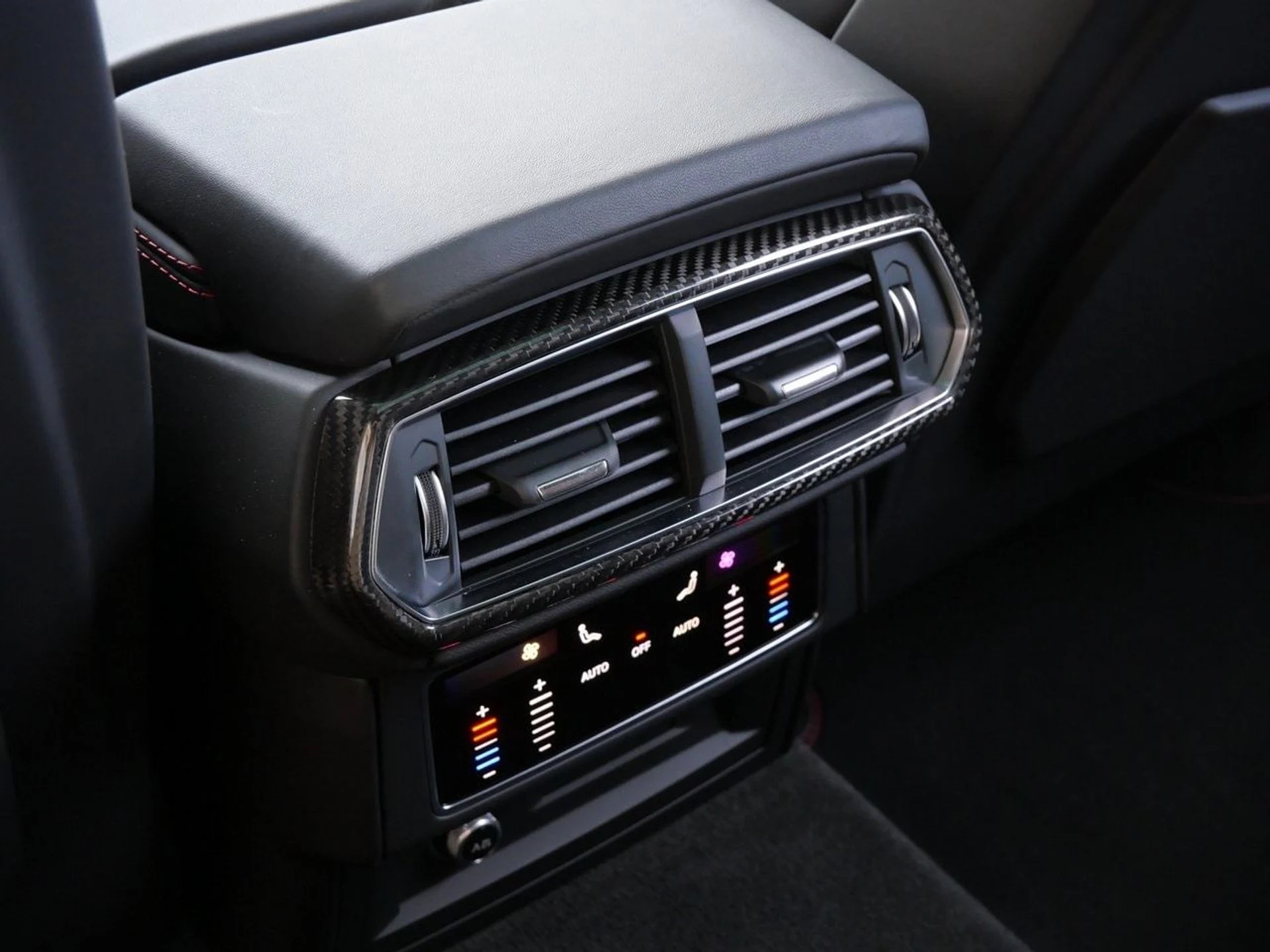 mph019_3518738451_cdf5b6e3ae9c4605d0db602aeda89c7fx_6e2c4e3a05