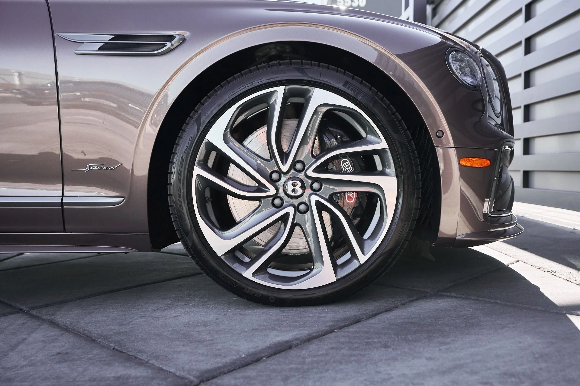 mph019_3525304921_Used_2025_Bentley_Flying_Spur_Speed_1762569181_1a54d40dd4