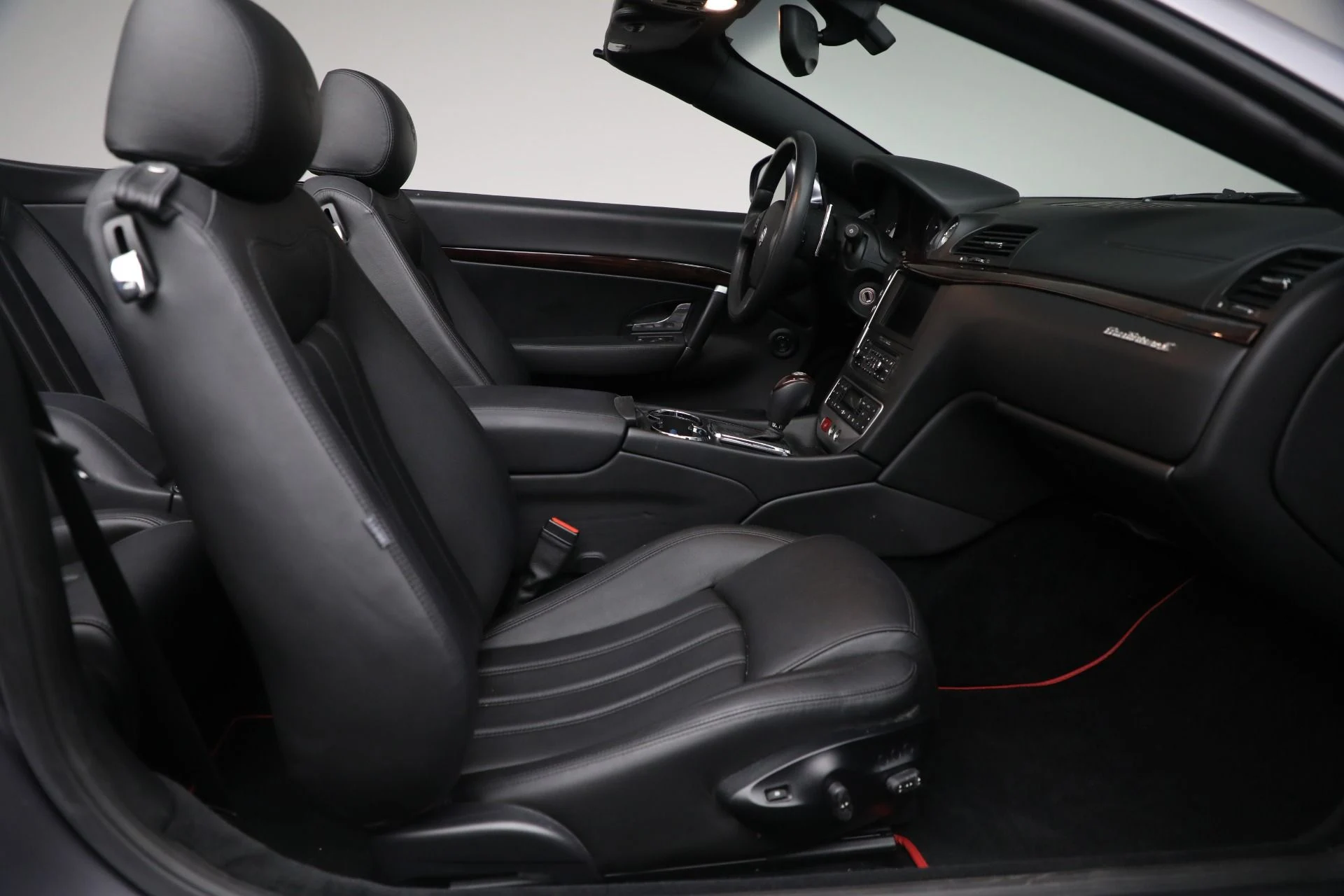 mph019_3535279148_Used_2010_Maserati_Gran_Turismo_e7f31d41b0