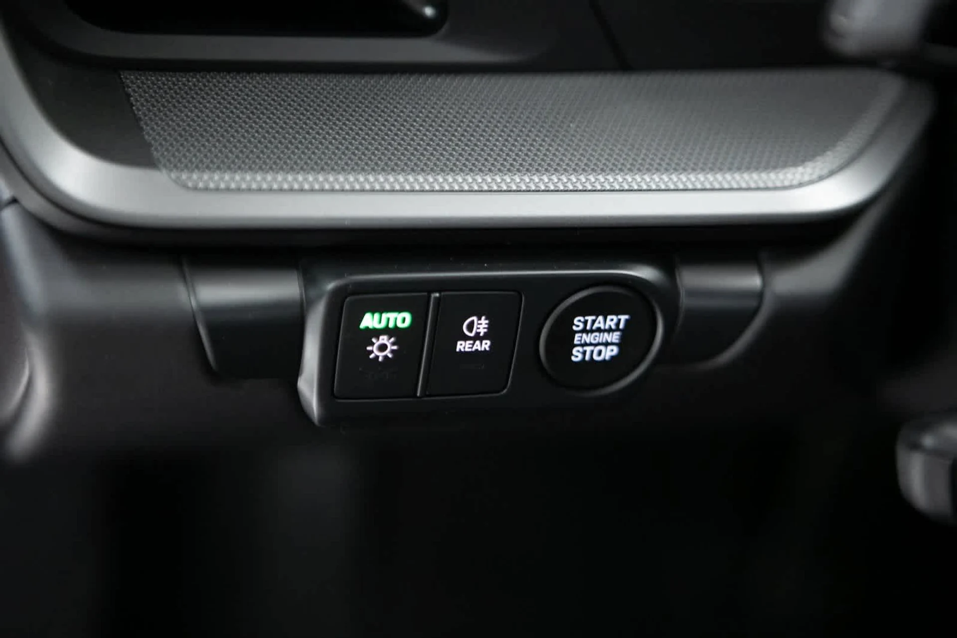 mph019_3537025491_0a68d39cb1c5974196fafa36c8b8a37bx_a587f85d49