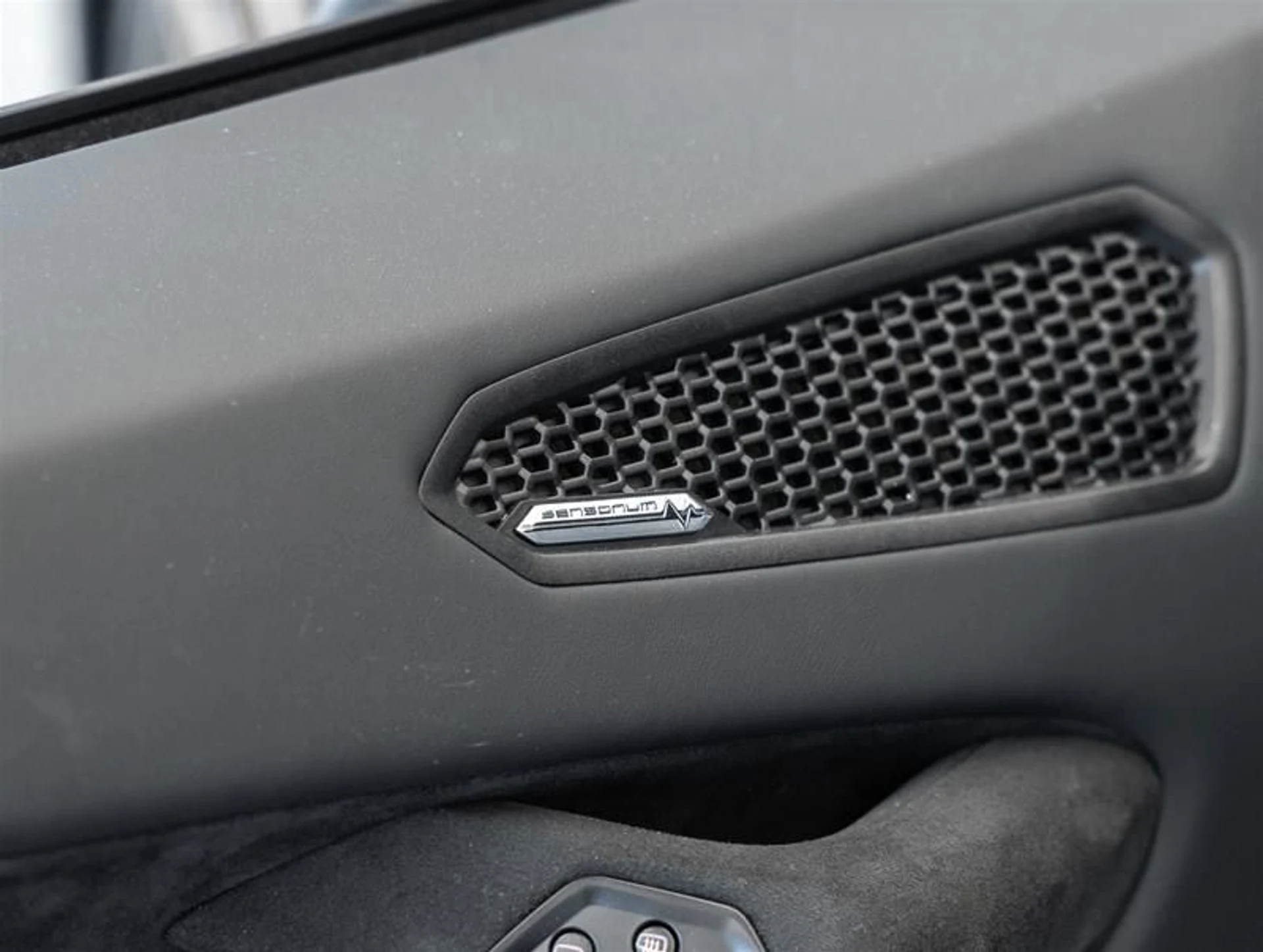 mph019_3544621589_11902165_1645434943_b250d94492