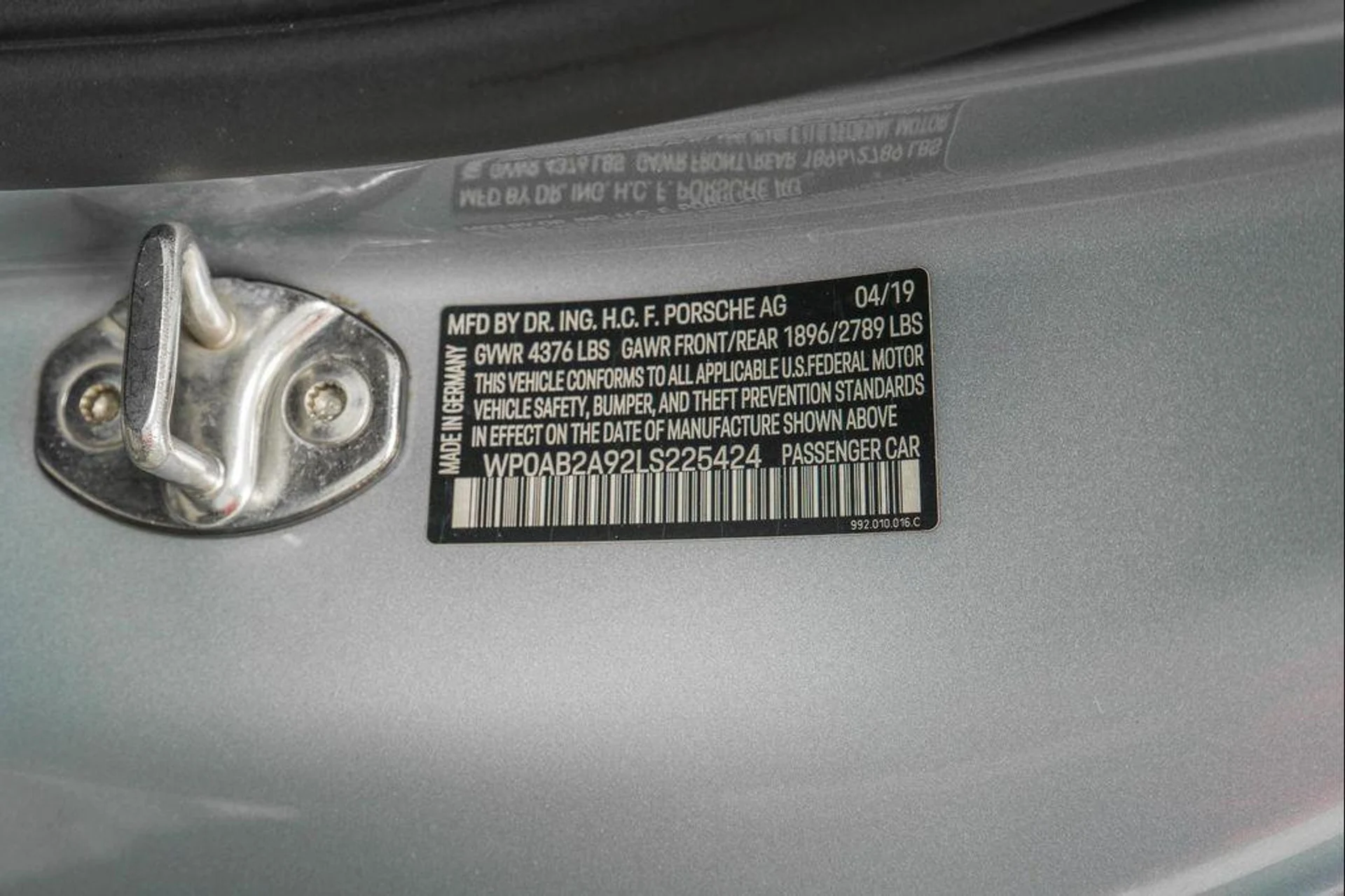 mph019_3550868044_am_Kqf_Dpz_EKPZ_3_W4kg_fsg8o7_CE_60b66b6c5d