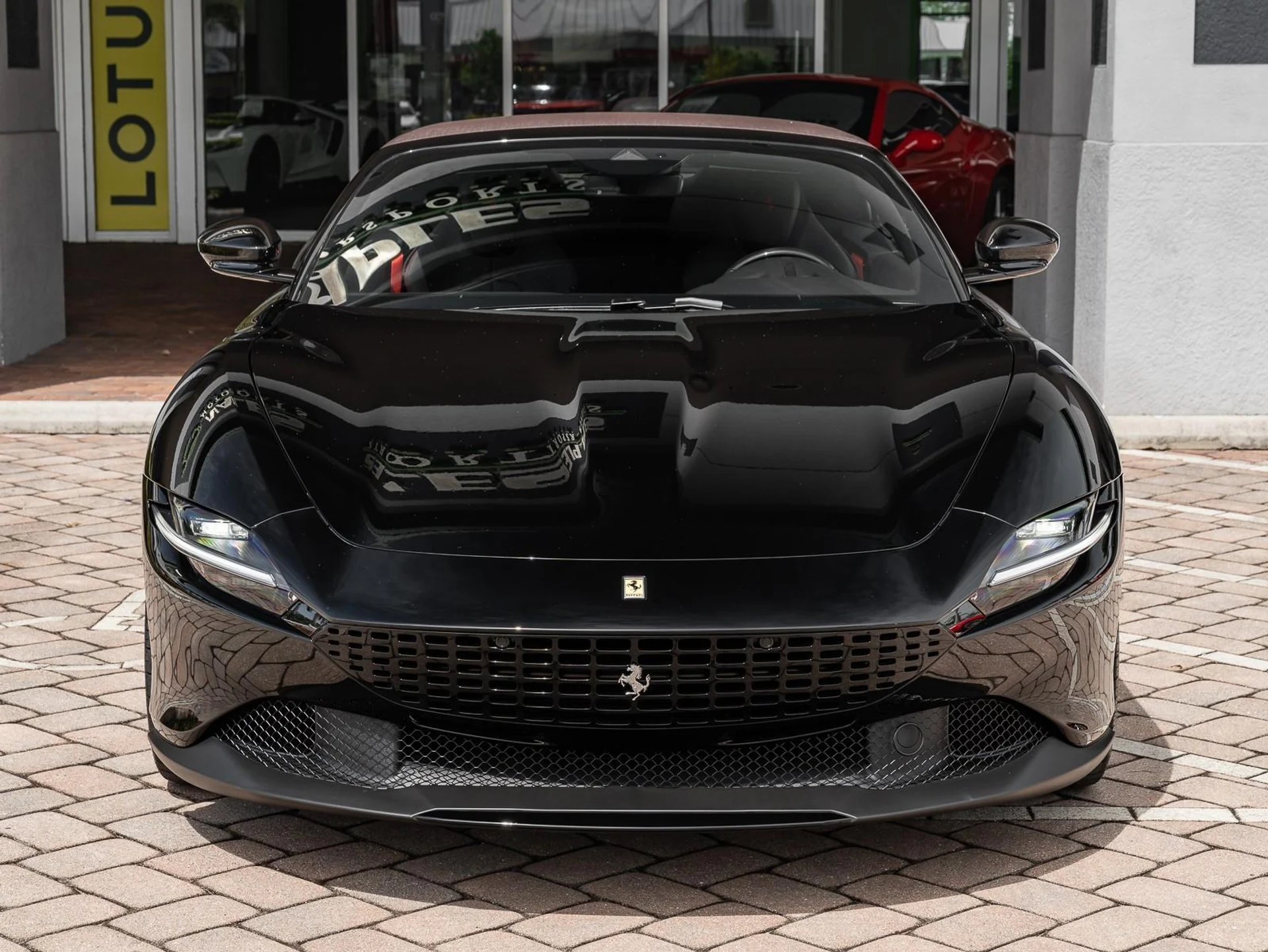 mph019_3551074245_Used_2025_Ferrari_Roma_Spider_1757020175_0c1c286579