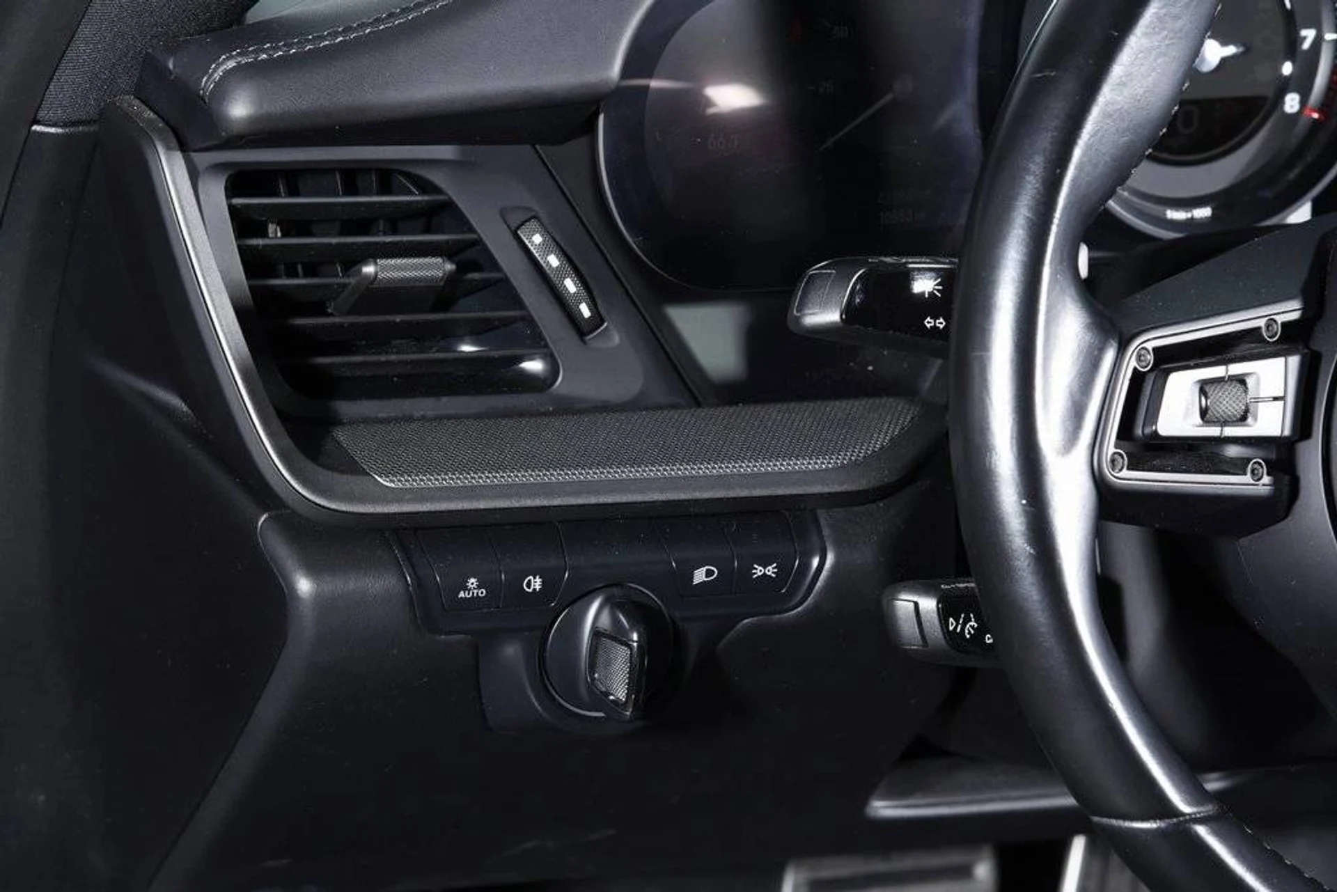 mph019_3555973266_9991357ab16d43e9f59a2d280369eedex_7b210097d5