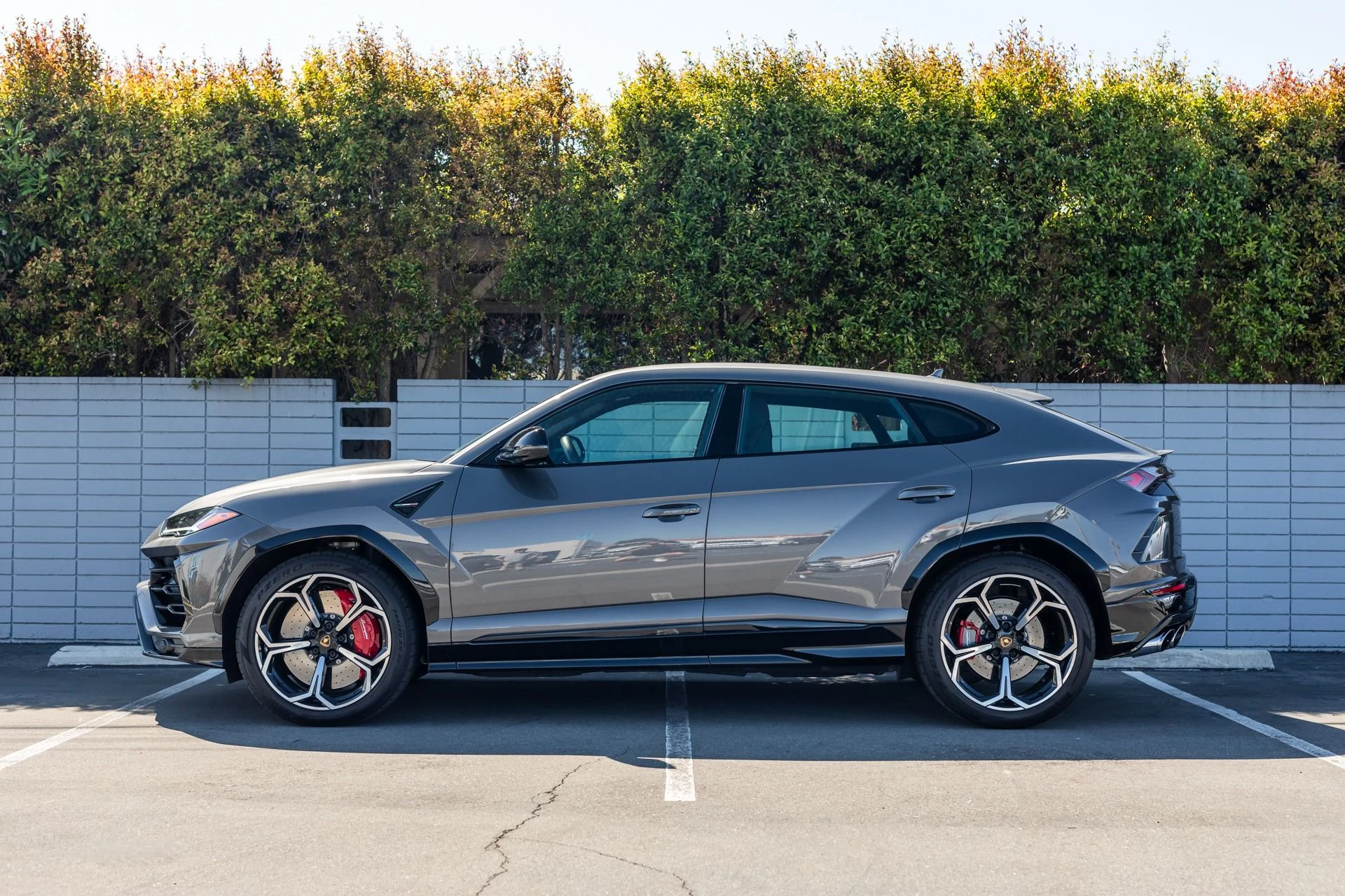 mph019_3558944307_Used_2021_Lamborghini_Urus_1744329774_9a7b58900b