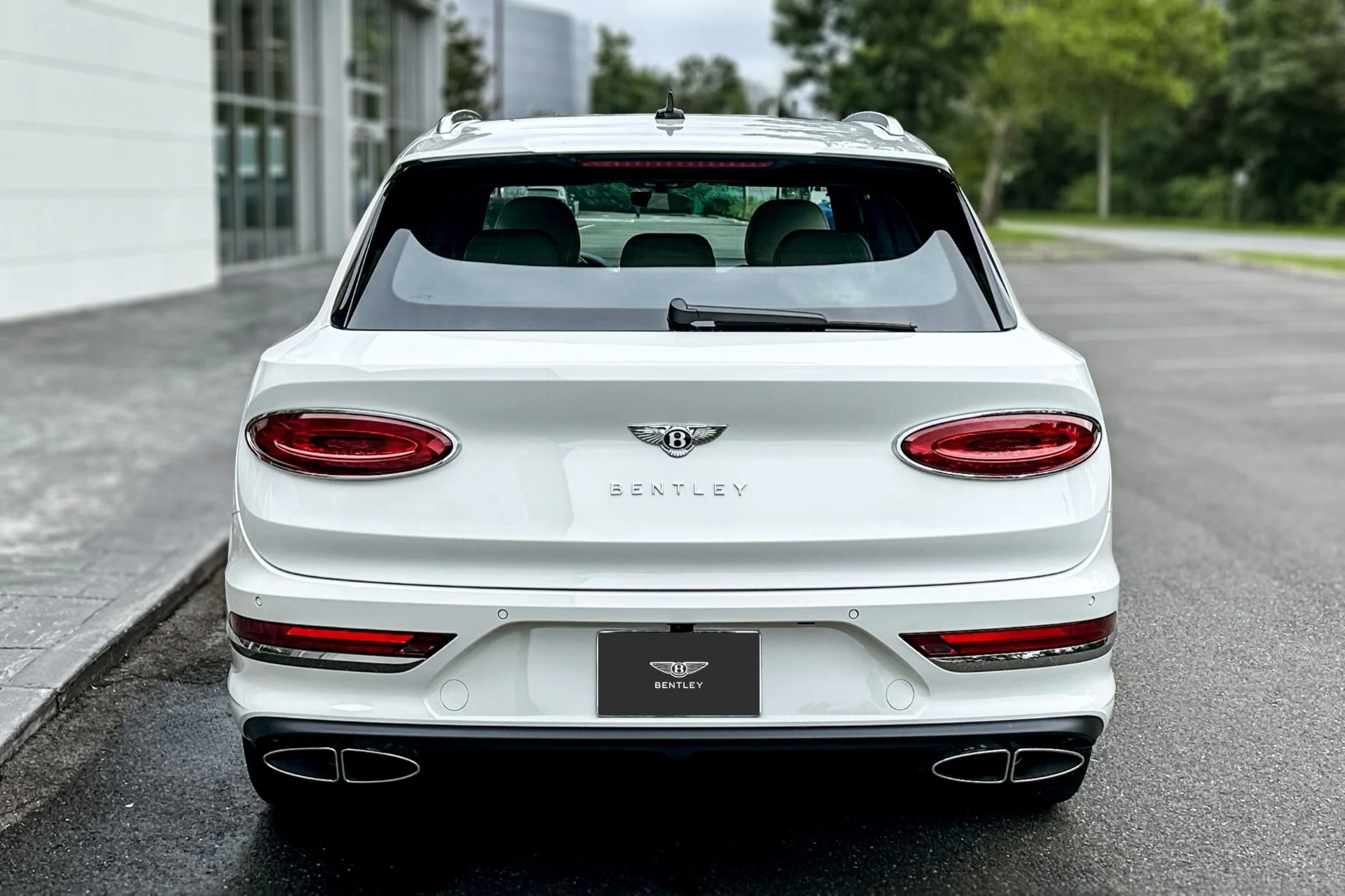 mph019_357215675_New_2026_Bentley_Bentayga_V8_1784720137_62a79dba72