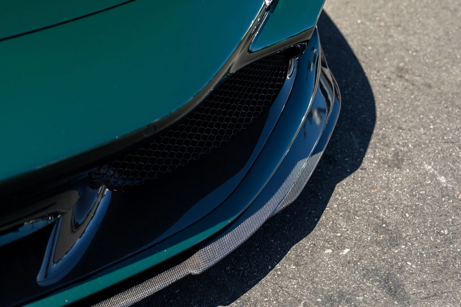 mph019_3591880485_Used_2022_Ferrari_F8_Tributo_1744415614_44e474b476