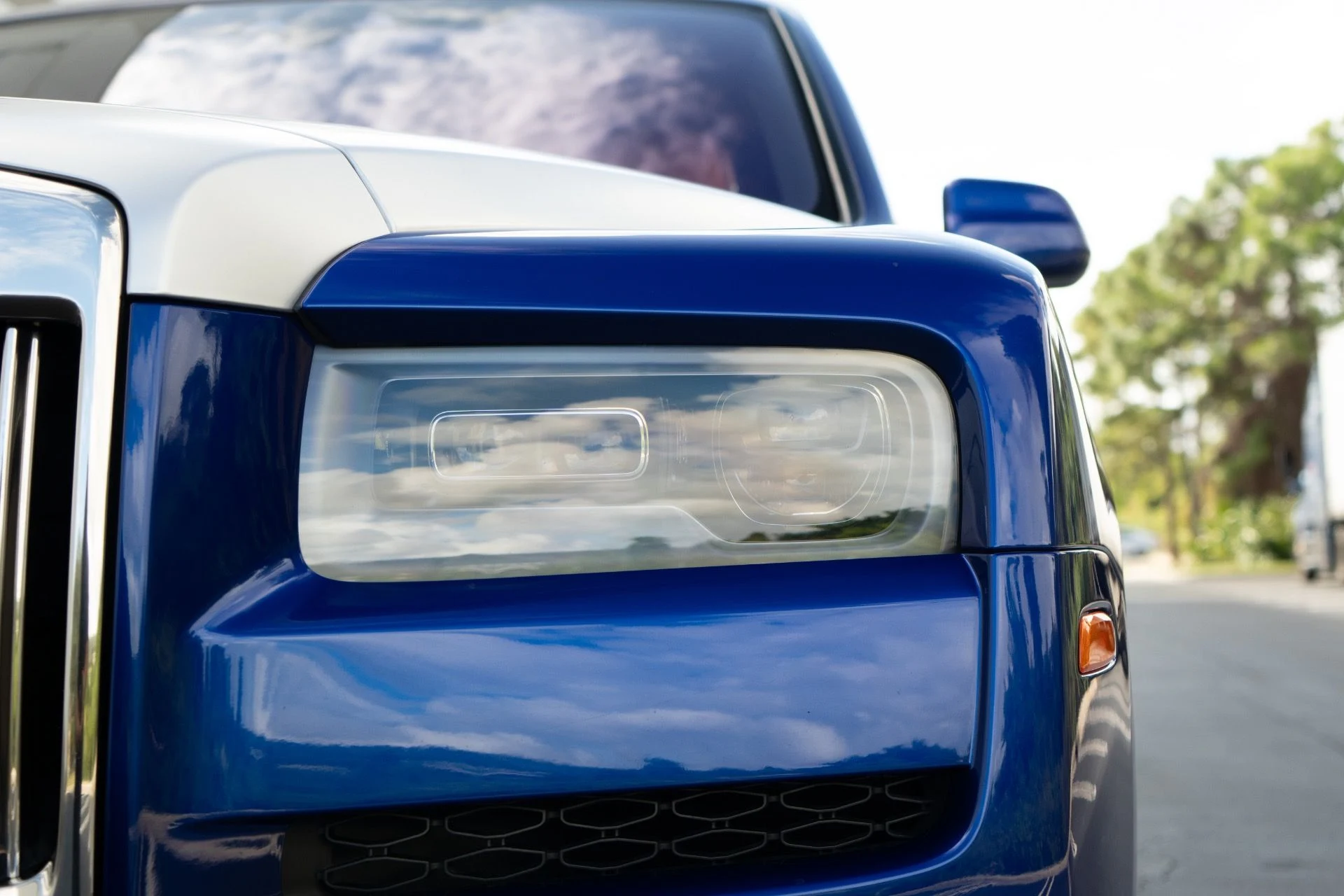 mph019_3593895153_Used_2019_Rolls_Royce_Cullinan_1764189669_340cd1180d