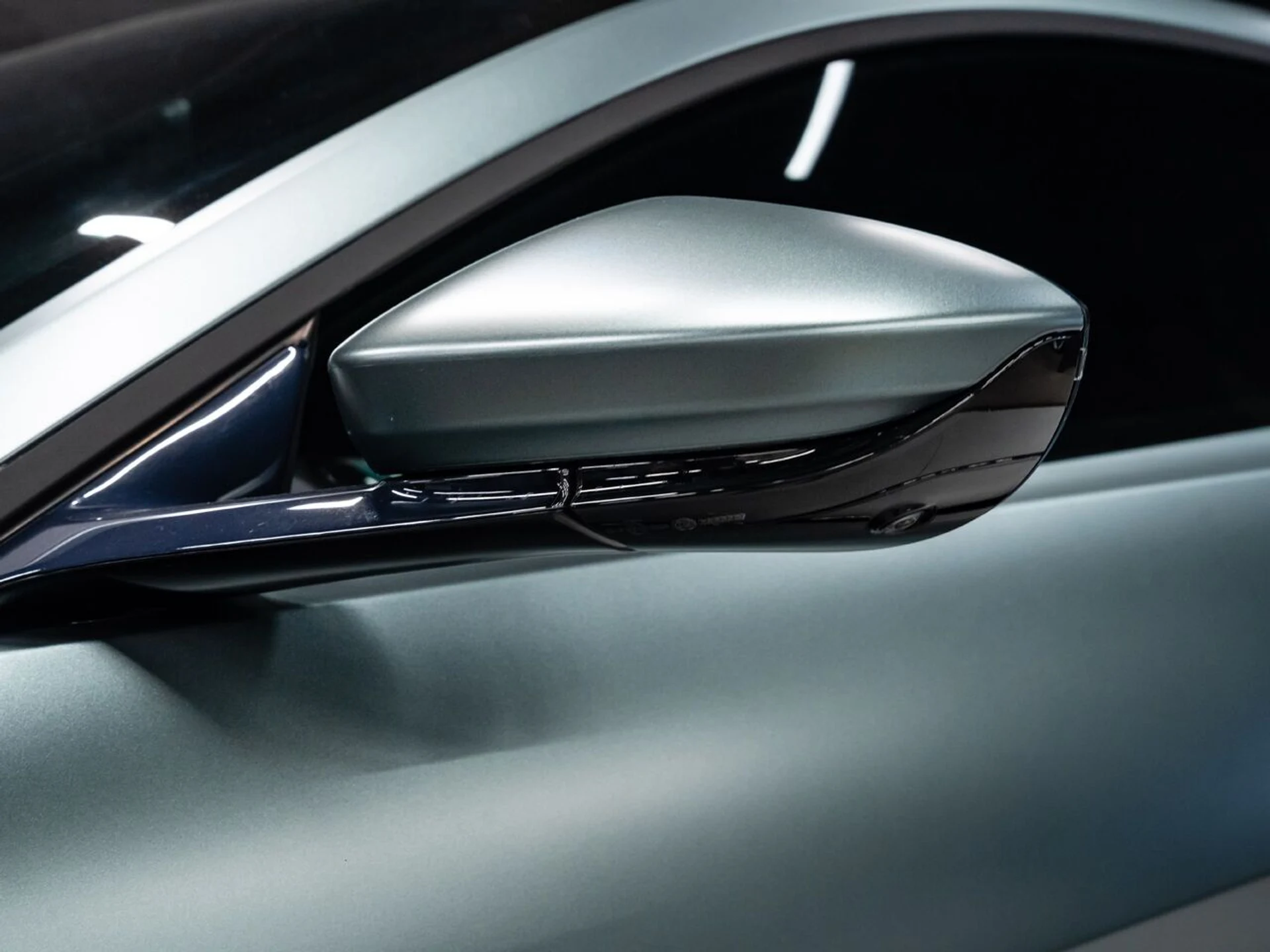 mph019_359481383_aston_martin_vantage_2020_fcf94869b5