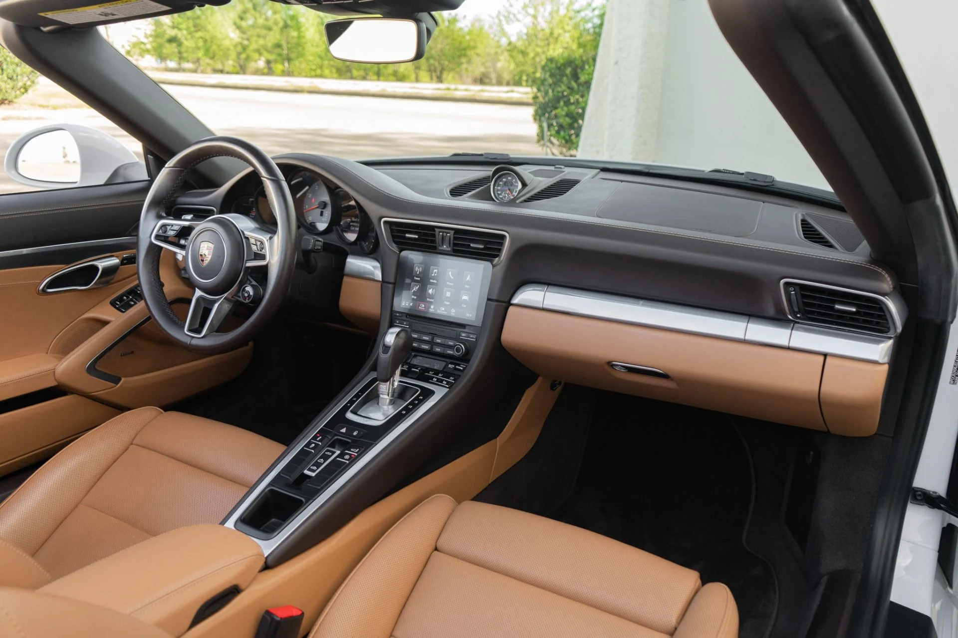 mph019_3602694982_Used_2018_Porsche_911_Carrera_4_S_1775580222_c8d8d98781