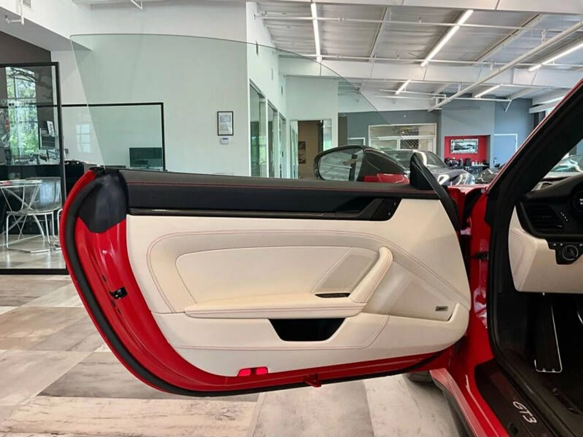 mph019_3614384916_2022_porsche_911_gt3_2dr_coupe_61b7f756e2