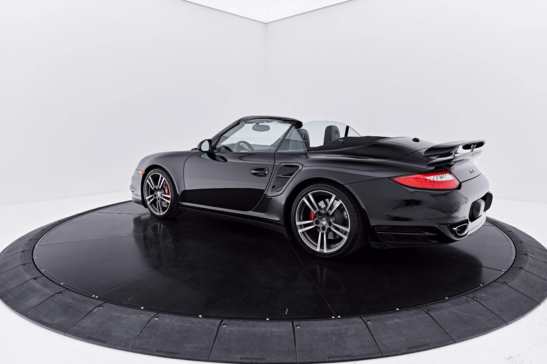 mph019_3616791797_Used_2010_Porsche_911_Turbo_1785431119_7eec5d304f