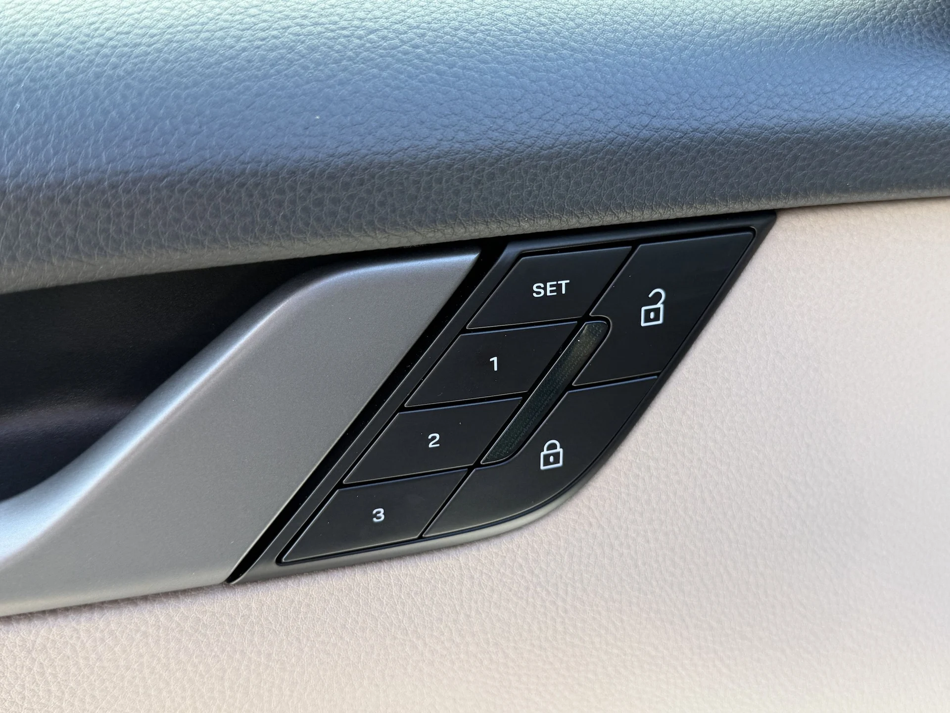 mph019_3620413713_3d0fd3f9e2ace5ced7e890b07cddff56x_2d45433e48