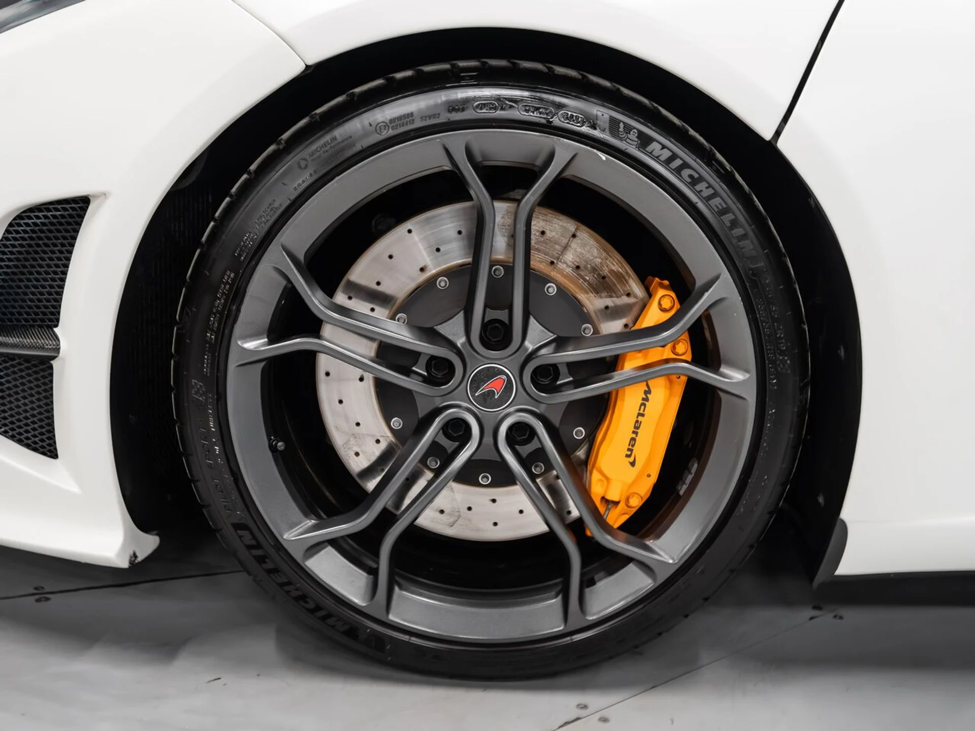 mph019_3620482859_mclaren_mp4_12c_2012_79f7bd2f9b