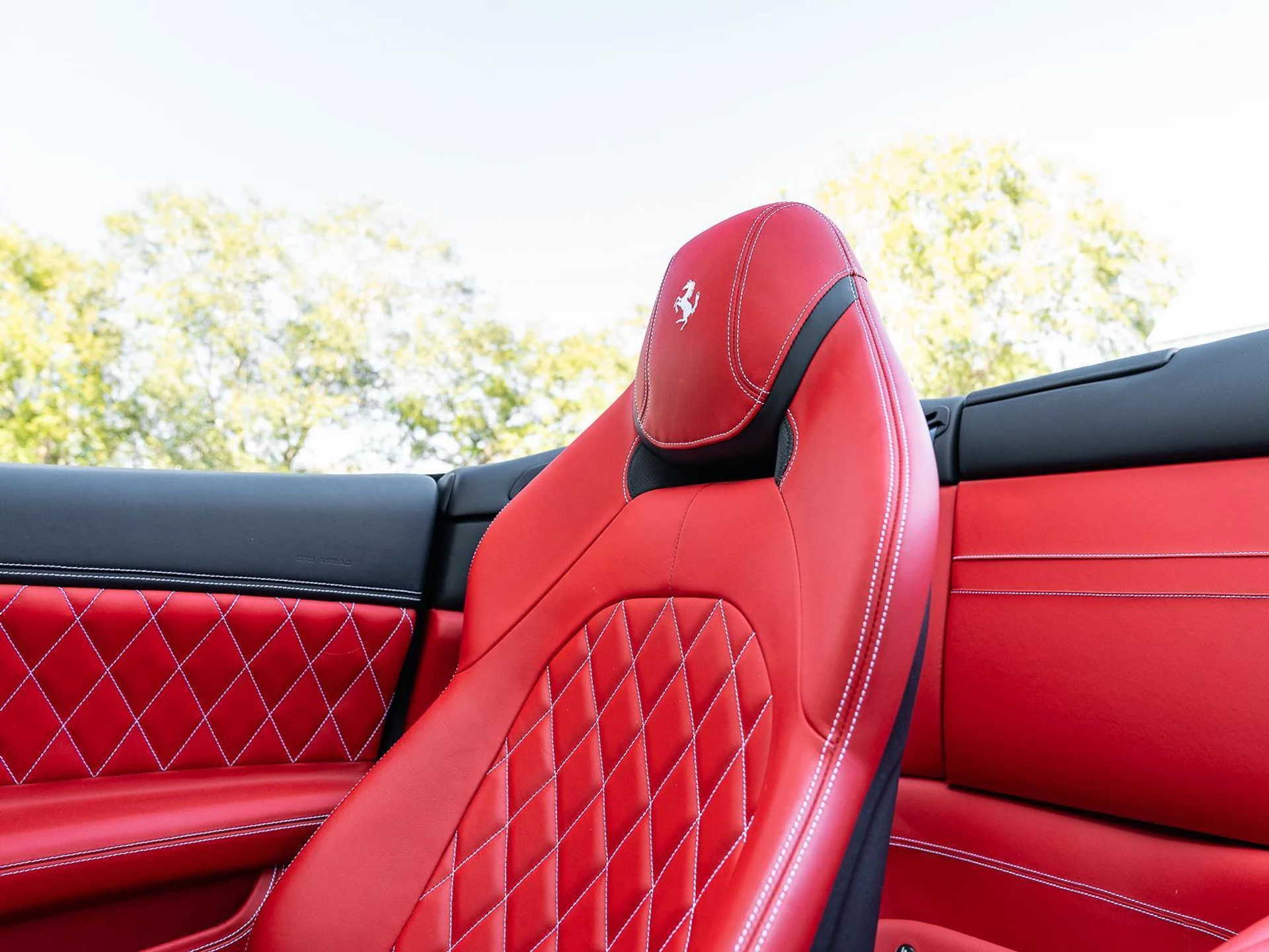 mph019_3623315804_Used_2016_Ferrari_California_T_1770806111_3774b43707