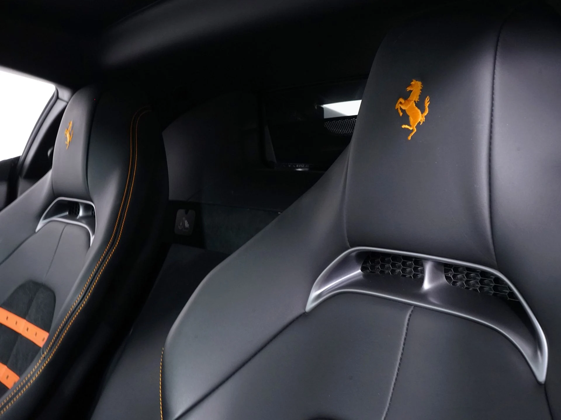 mph019_362764825_5d7d8cba3f3012ea262512850ad8a145x_024cc07377