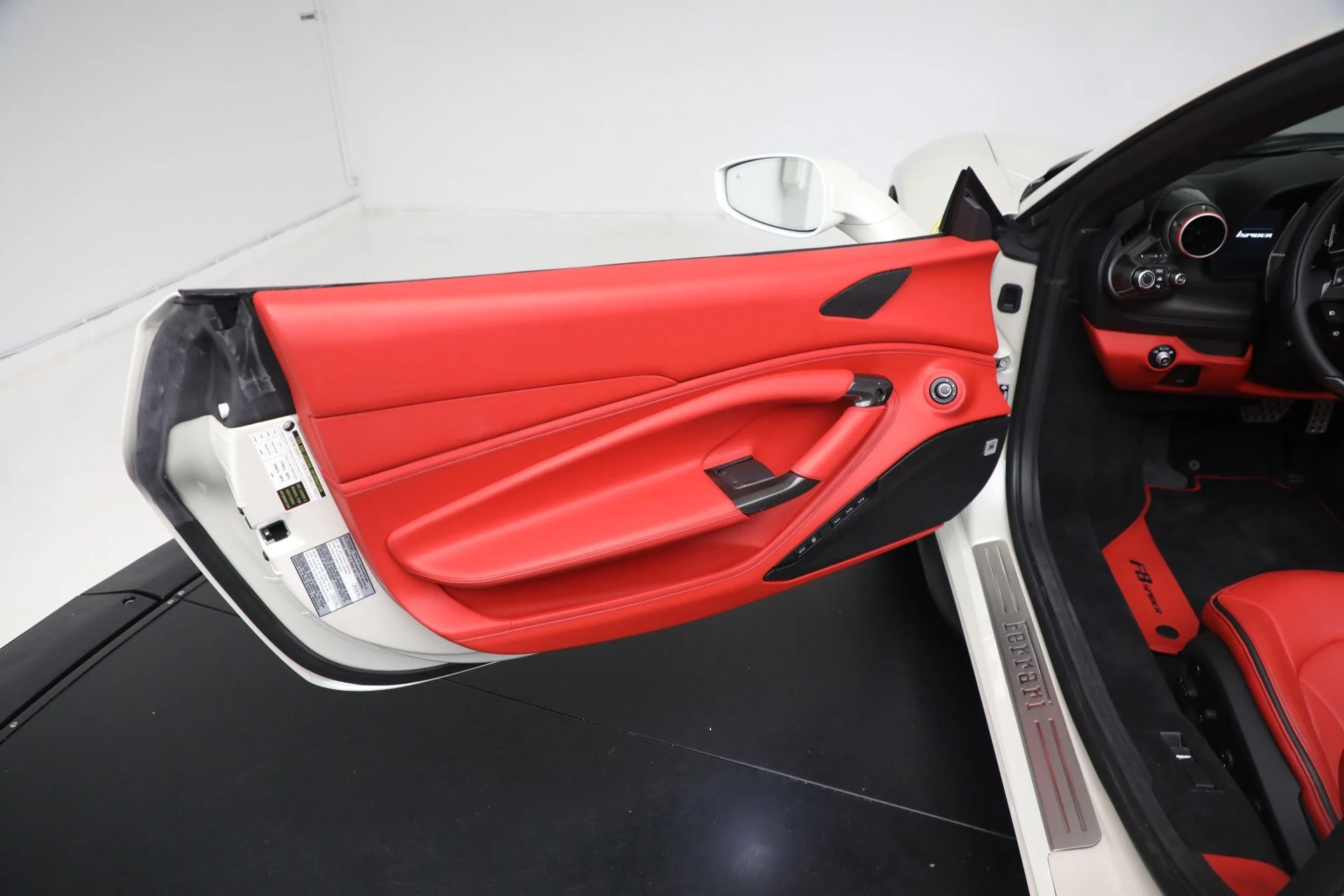 mph019_3627925223_Used_2023_Ferrari_F8_Spider_1778678736_f86465cc31