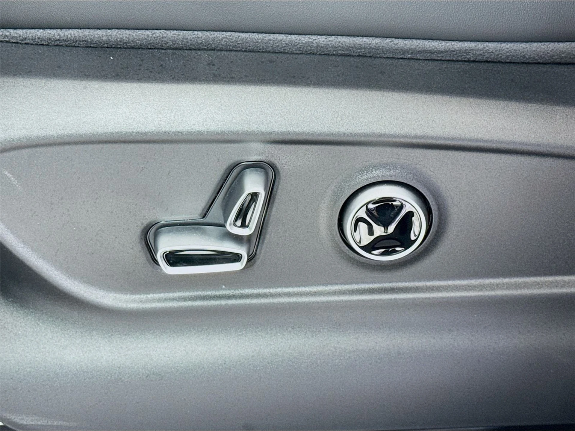 mph019_3642623832_28b97f75d045445d81d78ed6f6115b72x_f6382f6470