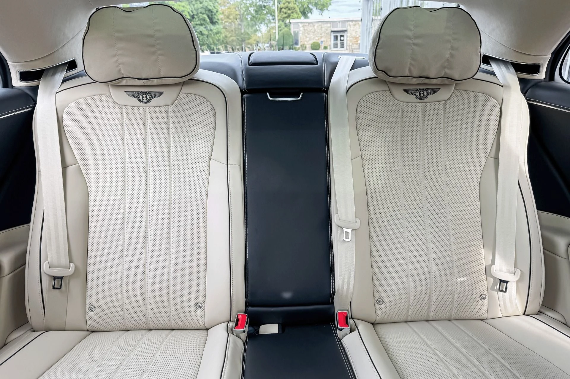 mph019_3644523330_Used_2026_Bentley_Flying_Spur_1784748339_9e08f8e6a8