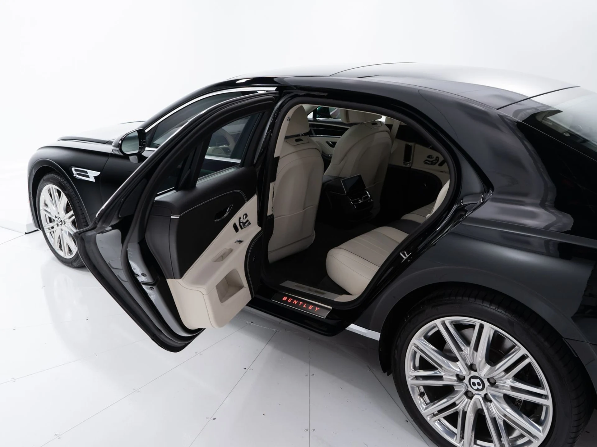 mph019_3646455648_120ba5174640790d65ddc672e292ce88_46810ba731