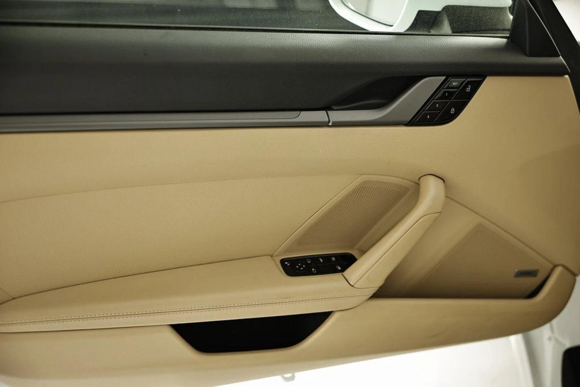 mph019_3646912260_36b2c7b9830b41a25a9b78f1a9e2add1_923d313218