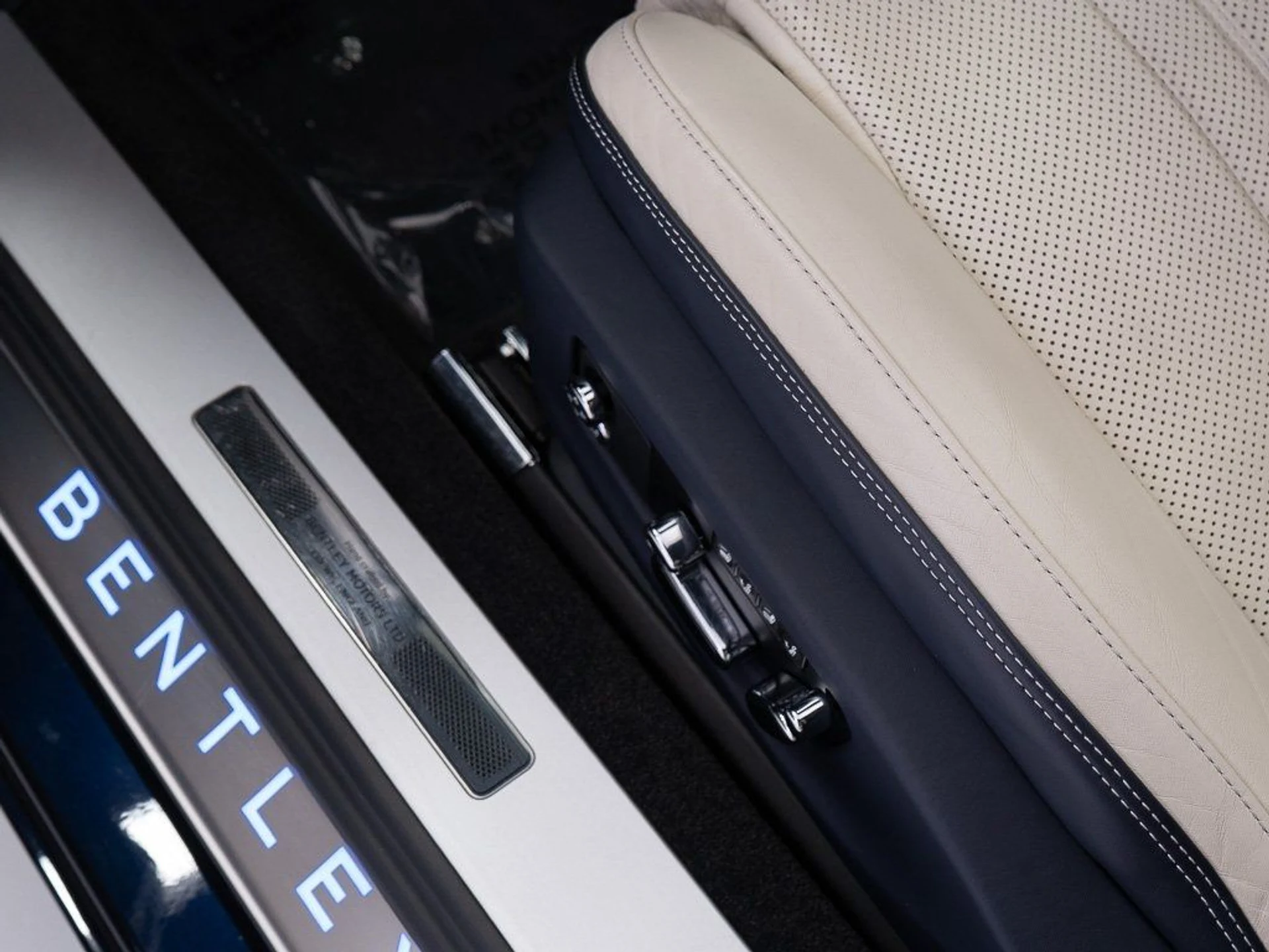 mph019_3654681953_00cd90bcb857800232c92603a360860e_29aa1568dd