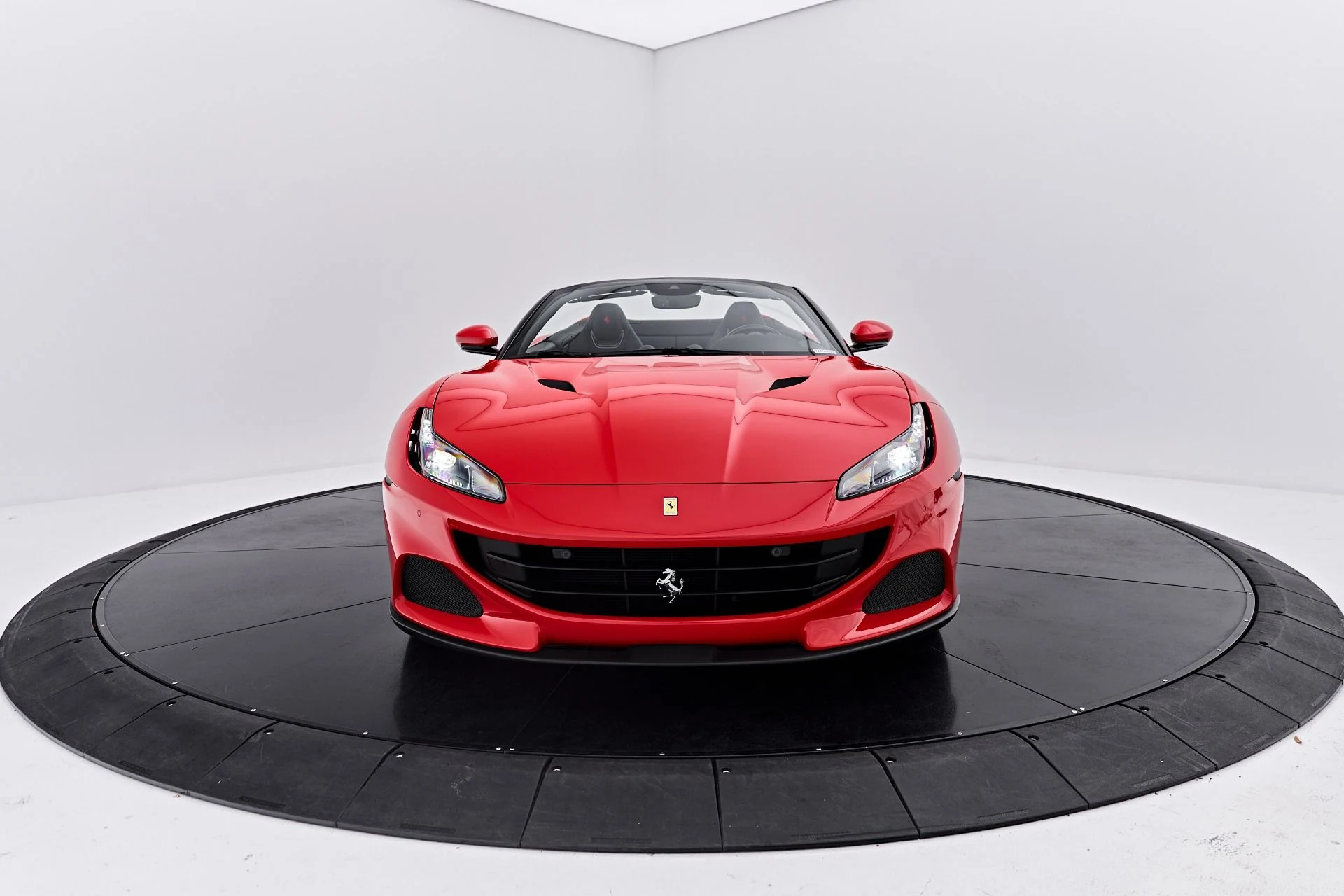 mph019_3658099316_Used_2022_Ferrari_Portofino_M_Base_1790300279_64236f35d7