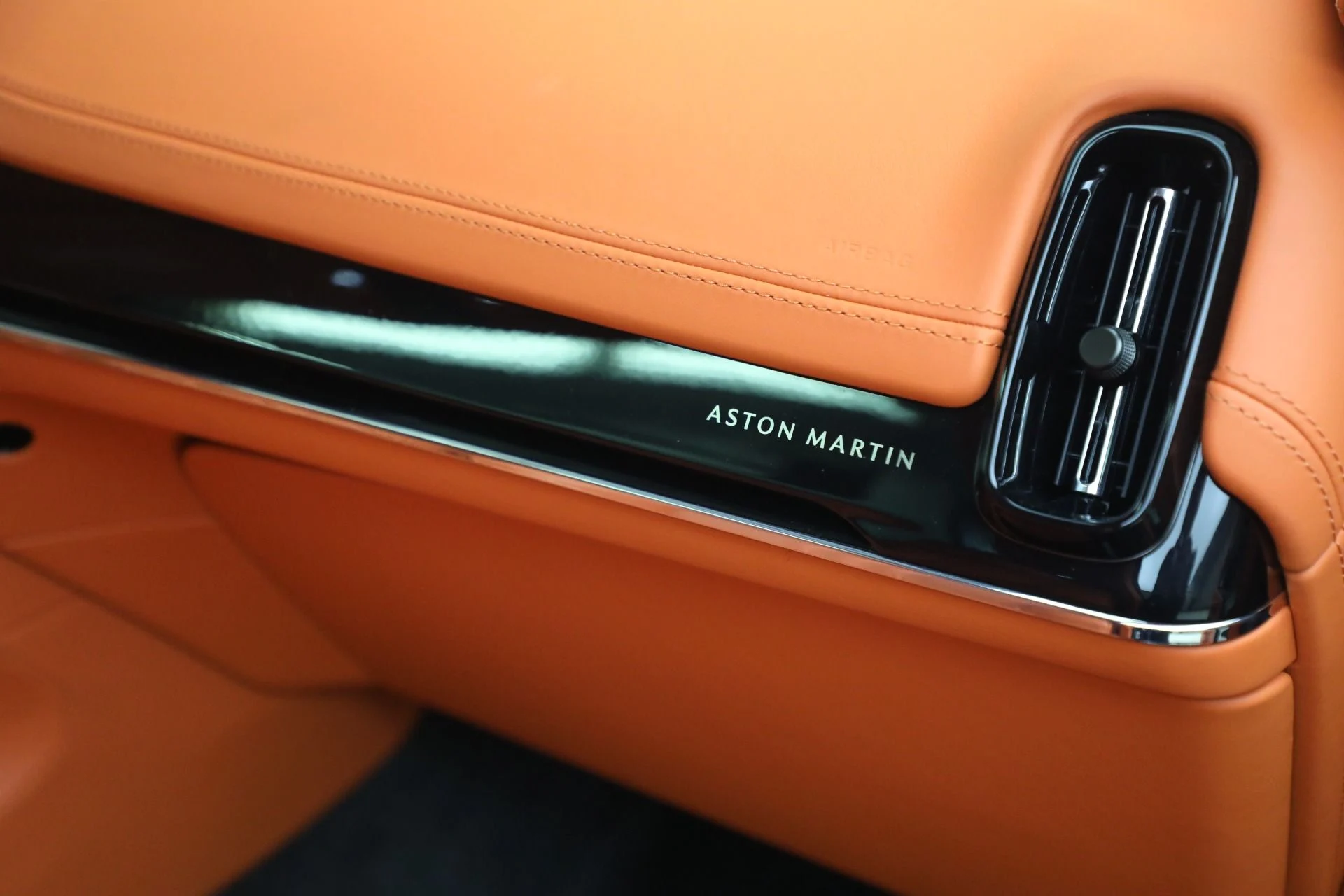 mph019_3662824091_Used_2025_Aston_Martin_DBX_707_1788625027_a0128a0acb