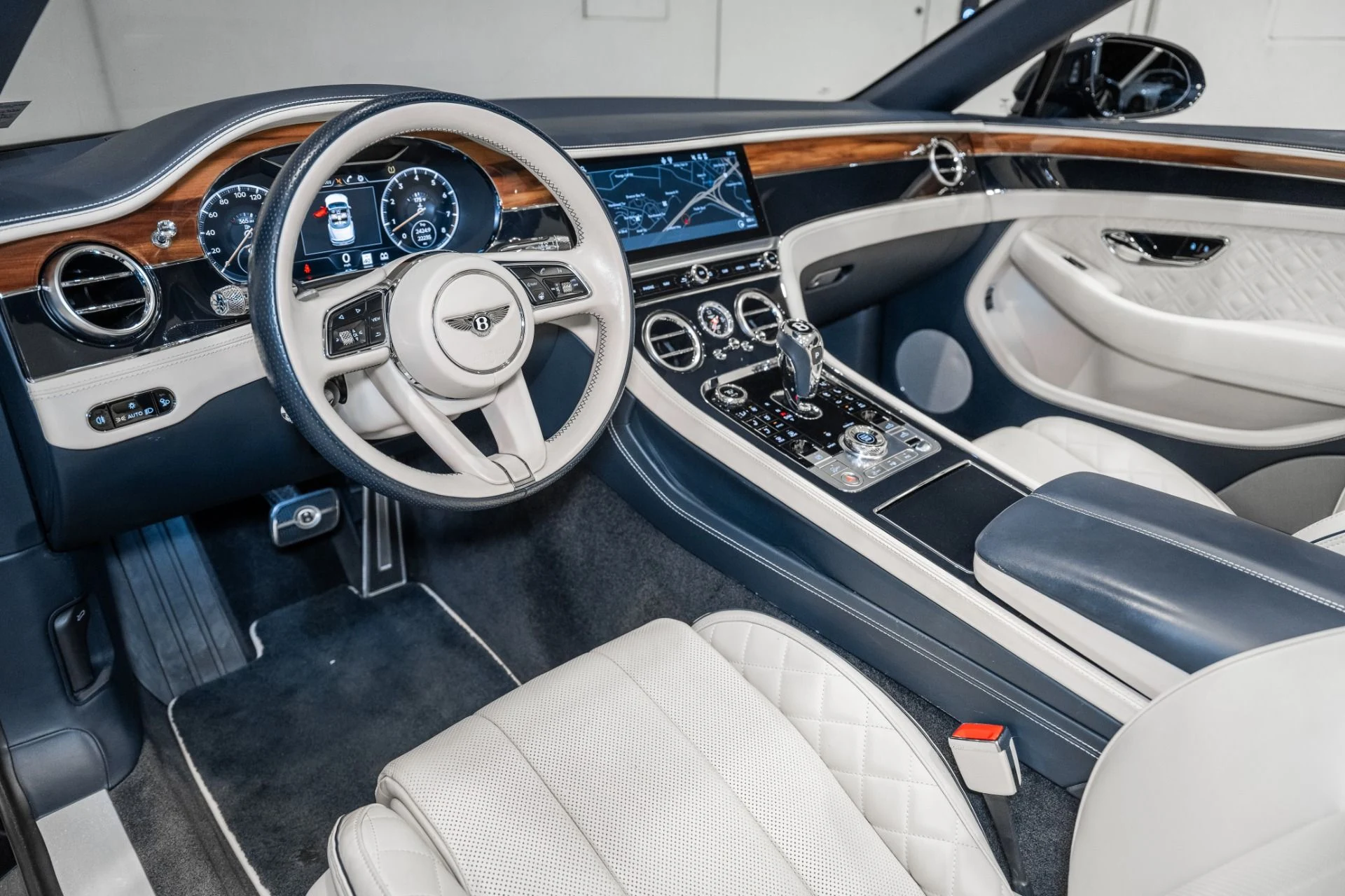 mph019_3664771965_Used_2022_Bentley_Continental_GT_V8_1792760258_4820876366