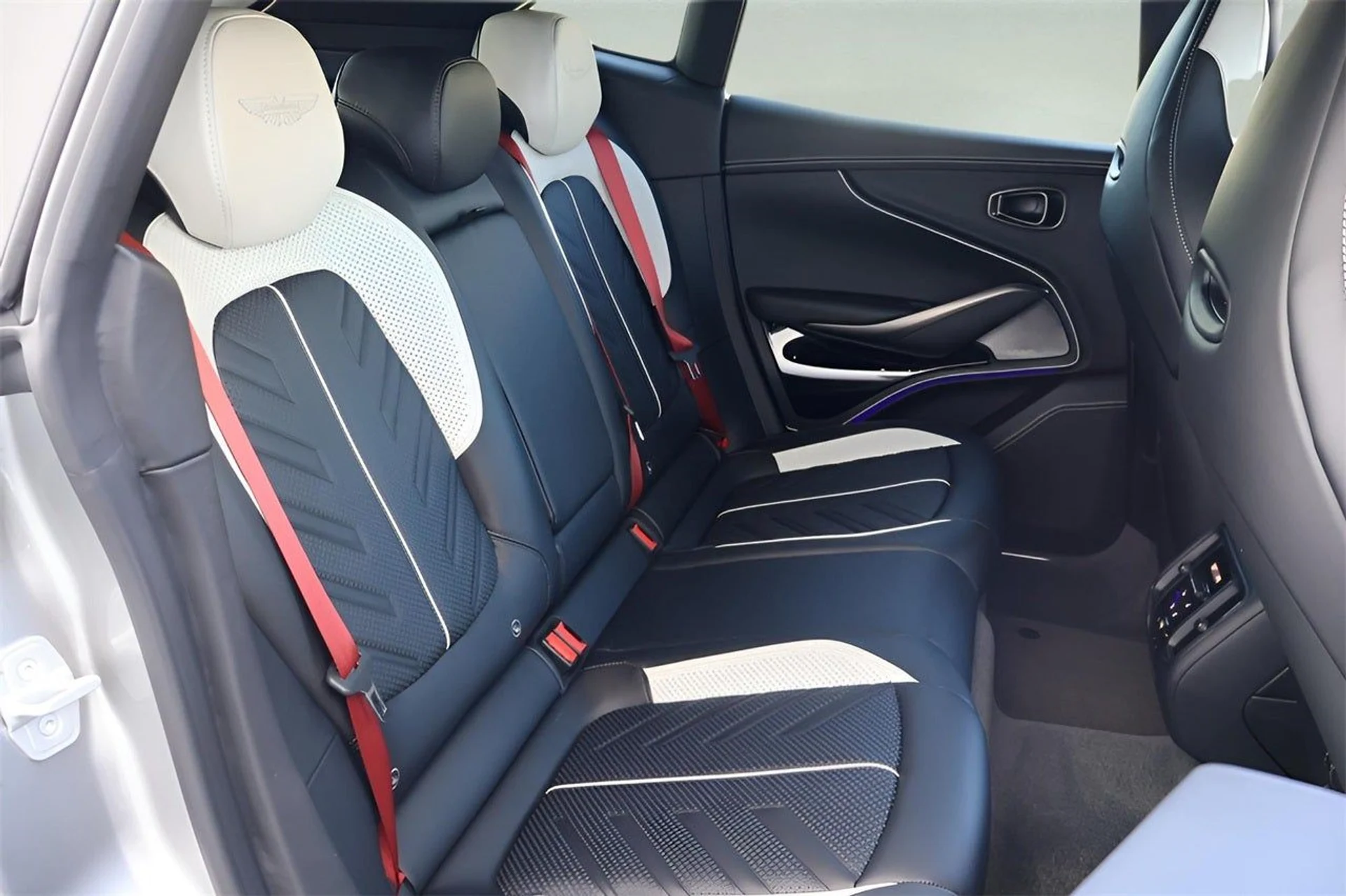 mph019_3668858358_20_84b266f866