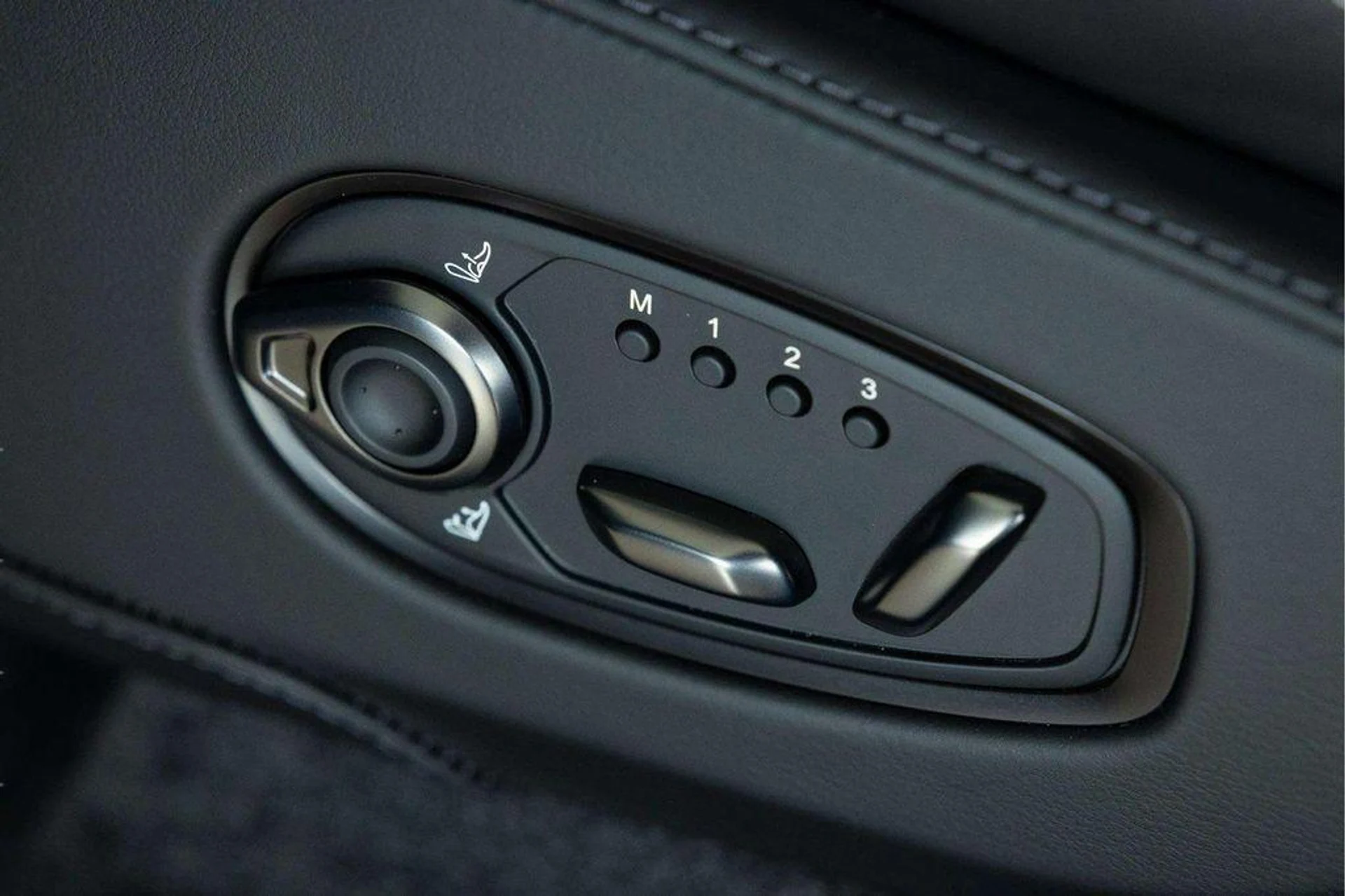 mph019_3674034923_fg_A_Wi_Dt_VG_zd_CN_Usc_AO_5_tf_Kpl_Q_89db08db8a