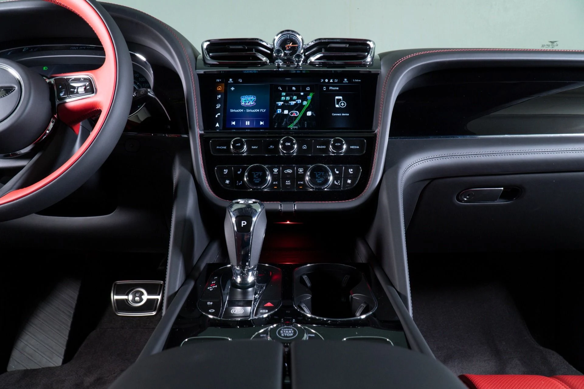 mph019_3683983314_New_2026_Bentley_Bentayga_AZURE_1777652825_9e55194301