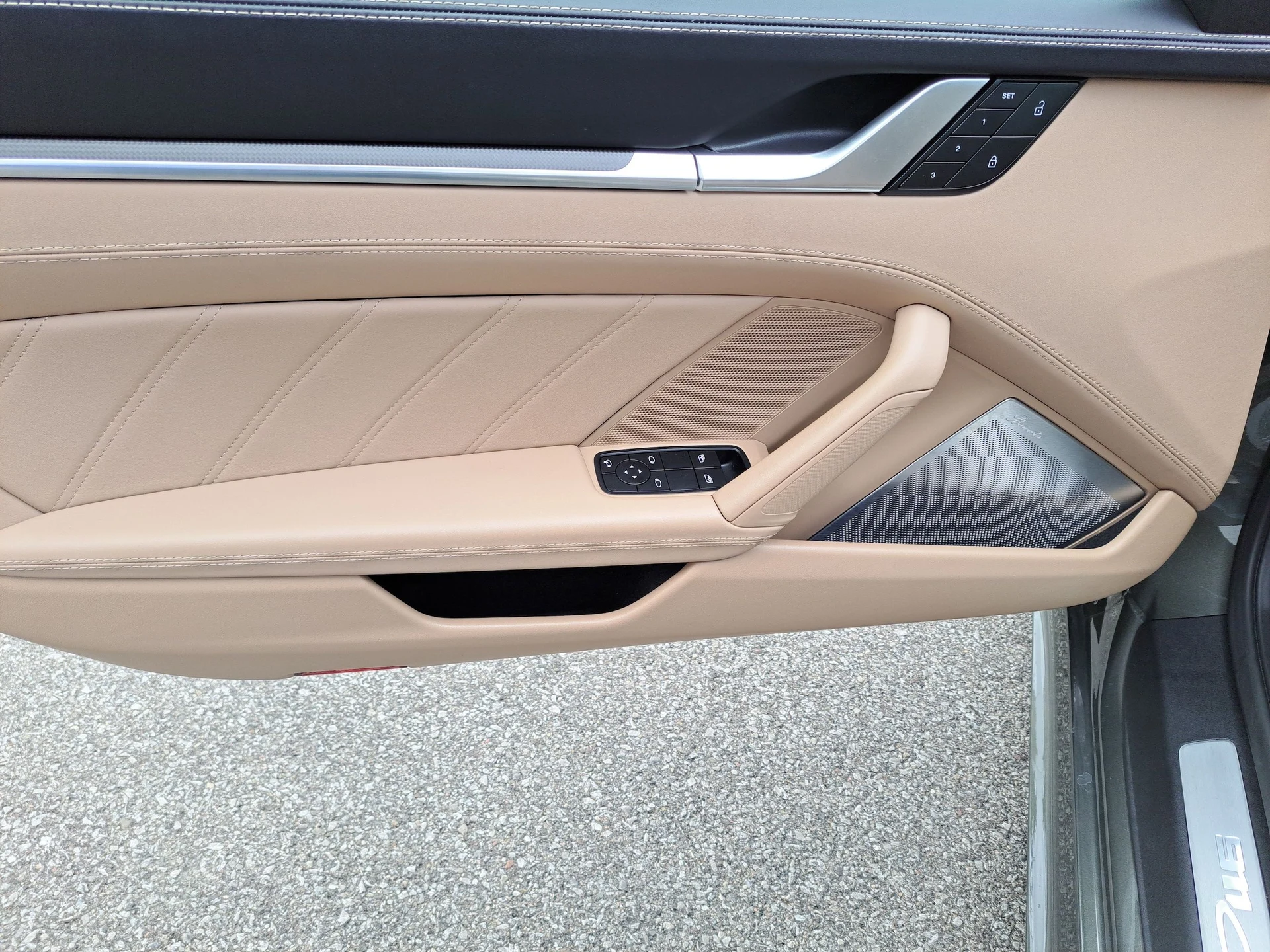 mph019_3689769561_767bb6be5d28be3eb5a2c6743fd64df6x_3898274906