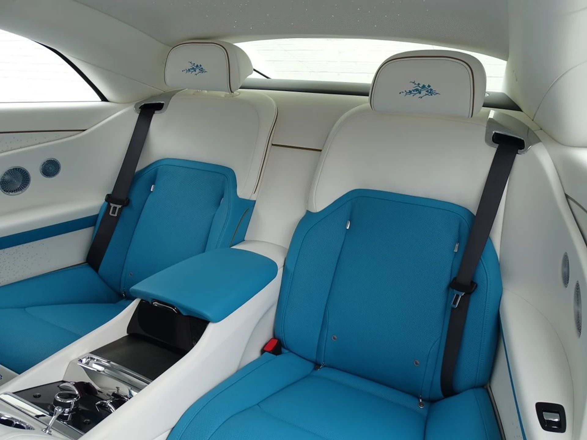 mph019_3691899552_41c99b8632ae4f879cecd5aa51a5f75fx_9e4ed1d678