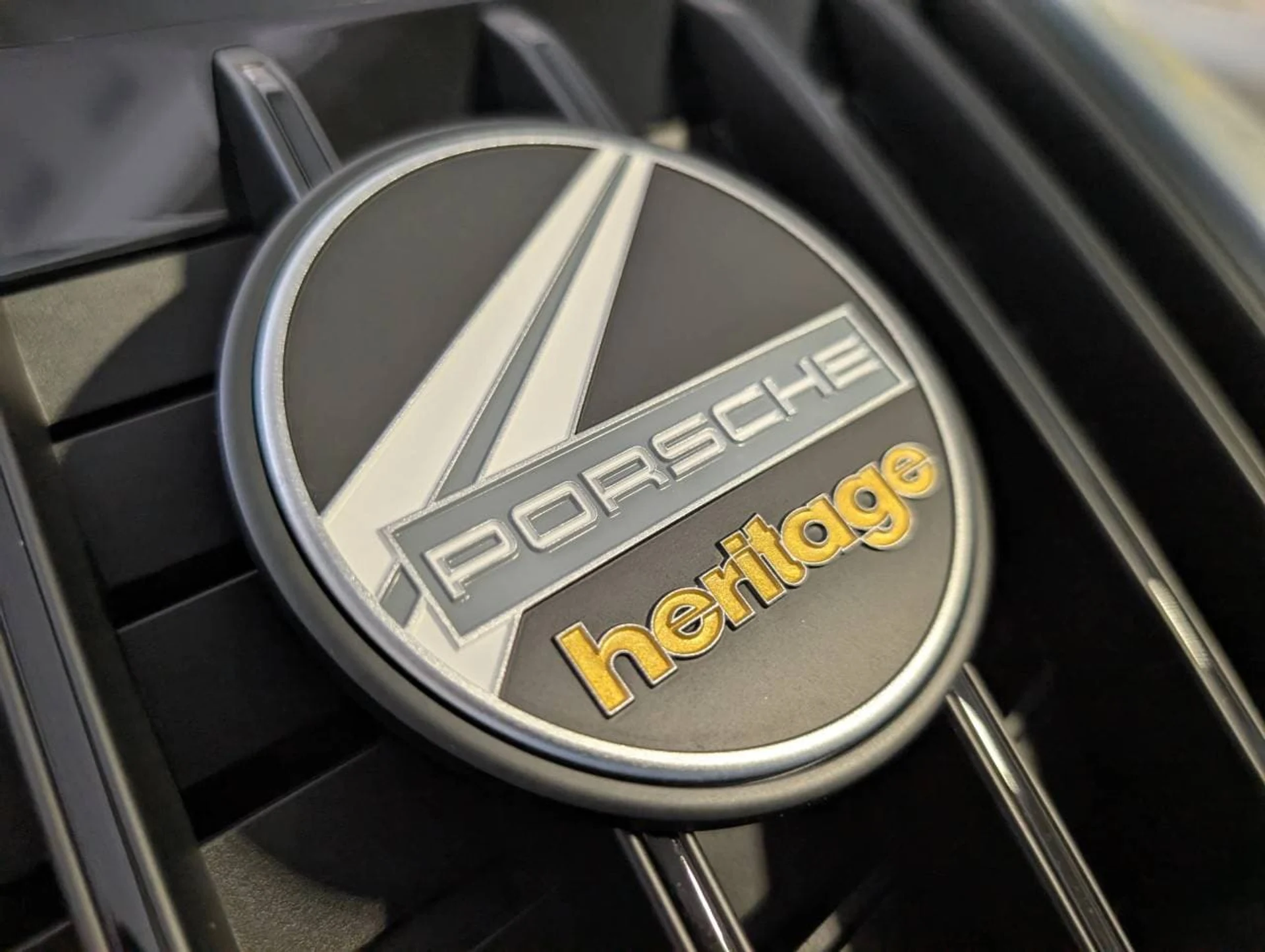 mph019_369195100_8e7bc29a5271d77a31b285e2e57d1a39x_31e09d26bb