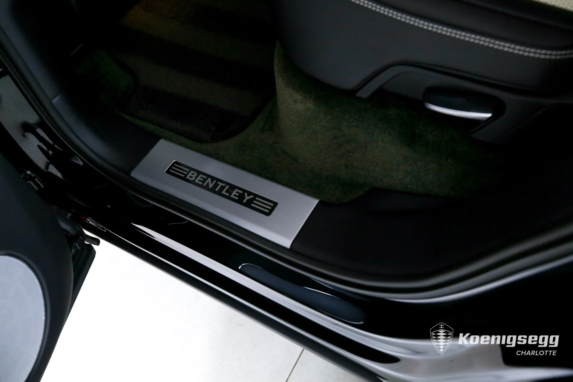 mph019_3696371178_Used_2022_Bentley_Bentayga_V8_1713469651_d8a6a923db