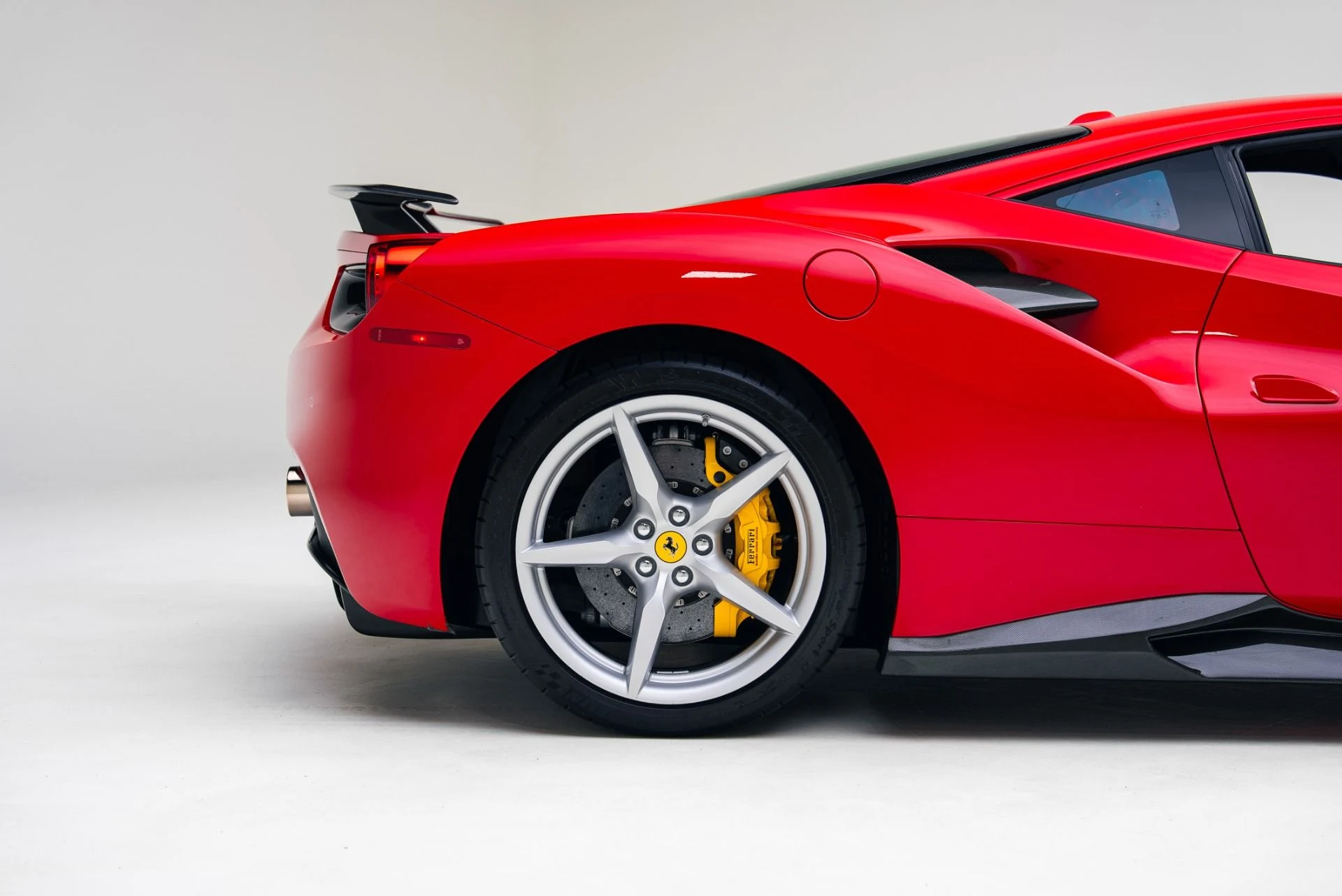 mph019_3696862826_Used_2018_Ferrari_488_GTB_1767046260_194e0de5ec