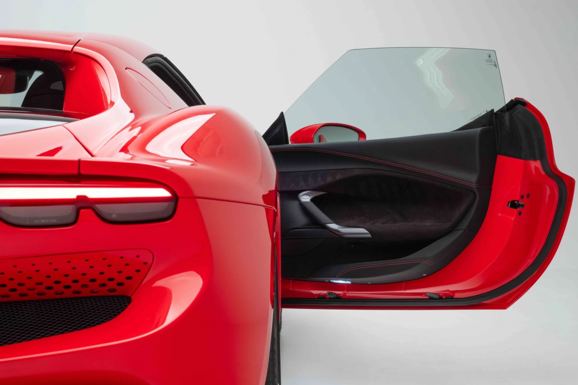 mph019_3701124076_Used_2025_Ferrari_296_GTB_1774025095_1571e390f9