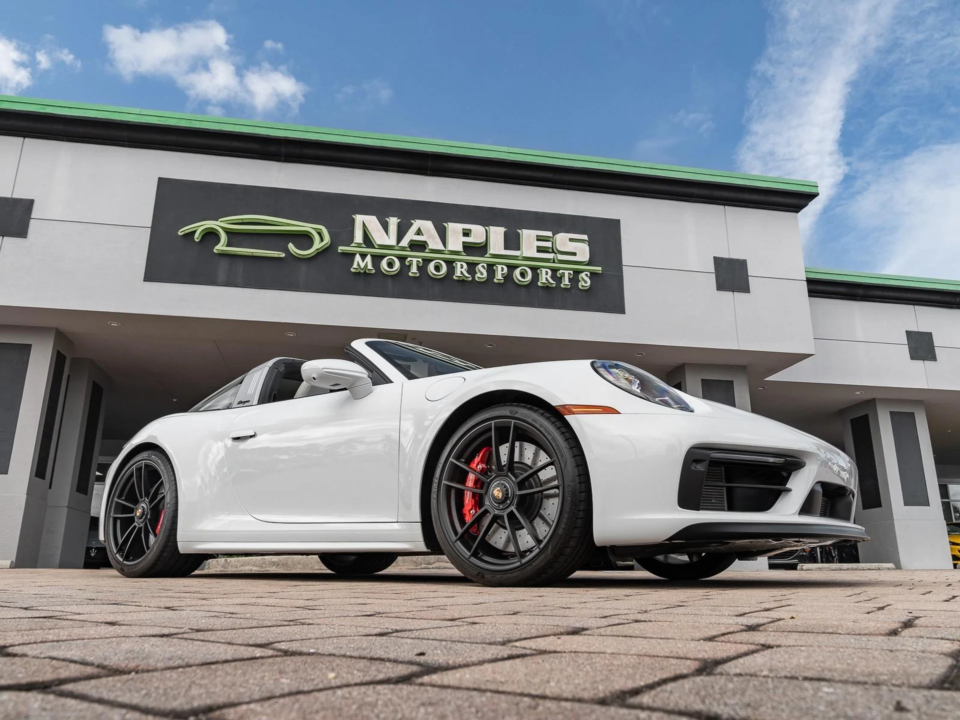 mph019_3703986348_Used_2023_Porsche_911_4_GTS_1764191332_3bbbd14ab6