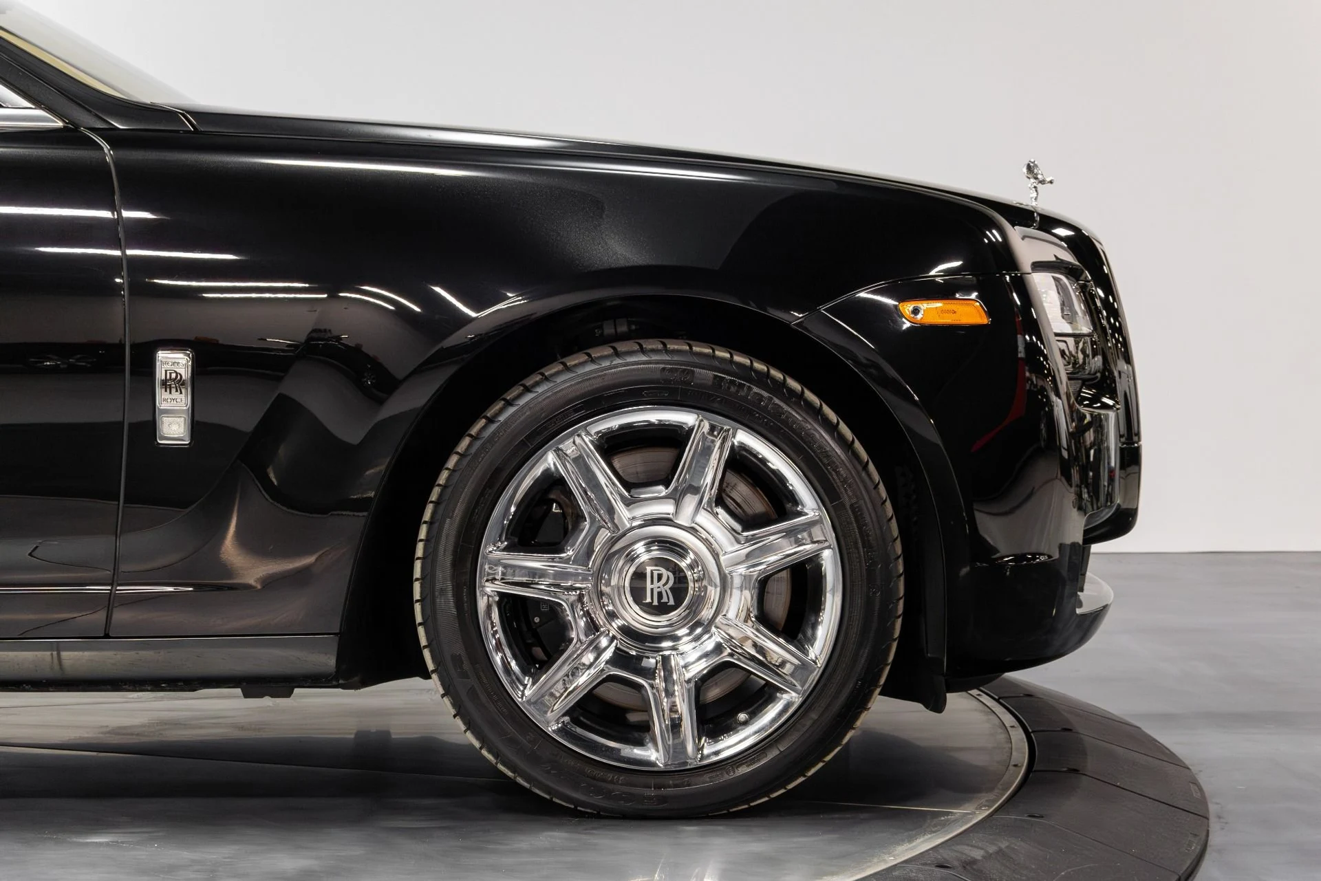 mph019_3720866651_Used_2011_Rolls_Royce_Ghost_1771348774_9ef00dffdf