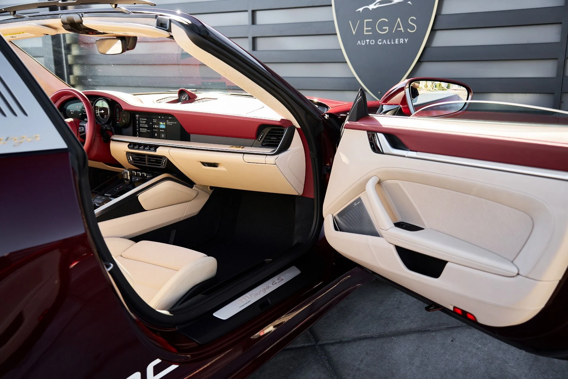 mph019_3725262099_Used_2021_Porsche_911_Targa_4_S_1760993793_91254efc91
